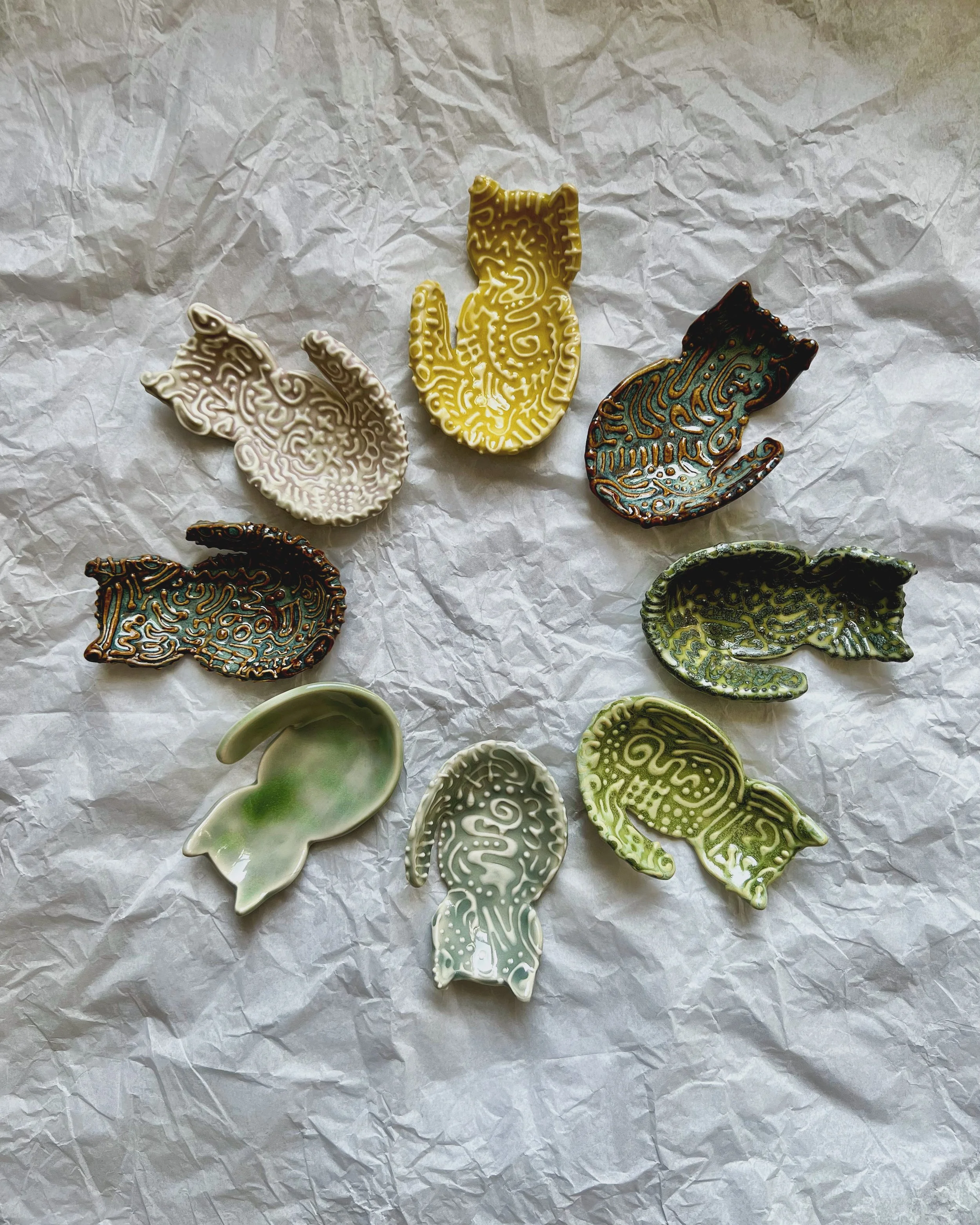 Cat dish circle.jpeg