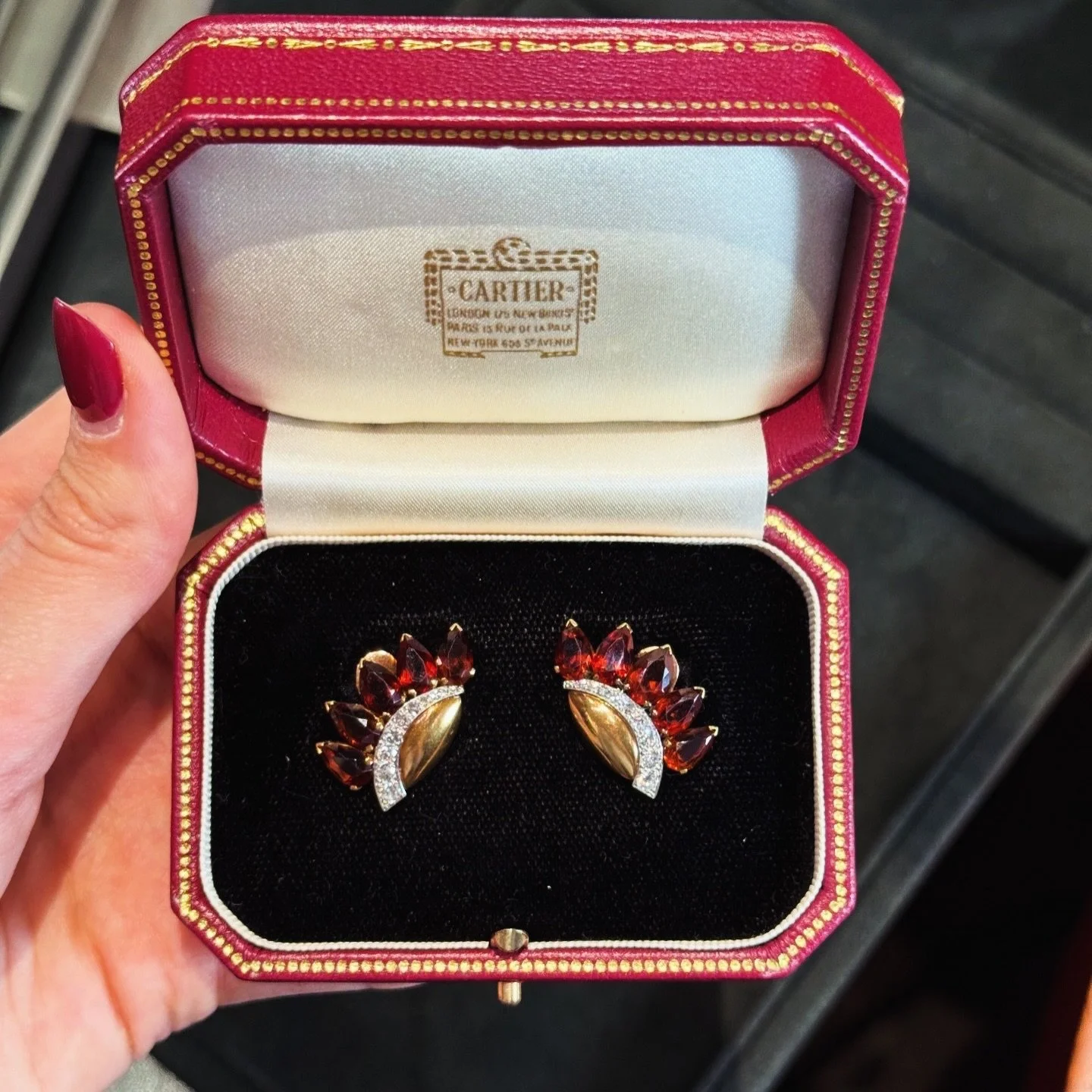 Vintage Cartier 18K Yellow Gold Citrine, Diamond Earrings.
@cartier London 1935 
Available. 

#vintagecartier #vintagecartierjewelry #cartier #signedvintagejewelry