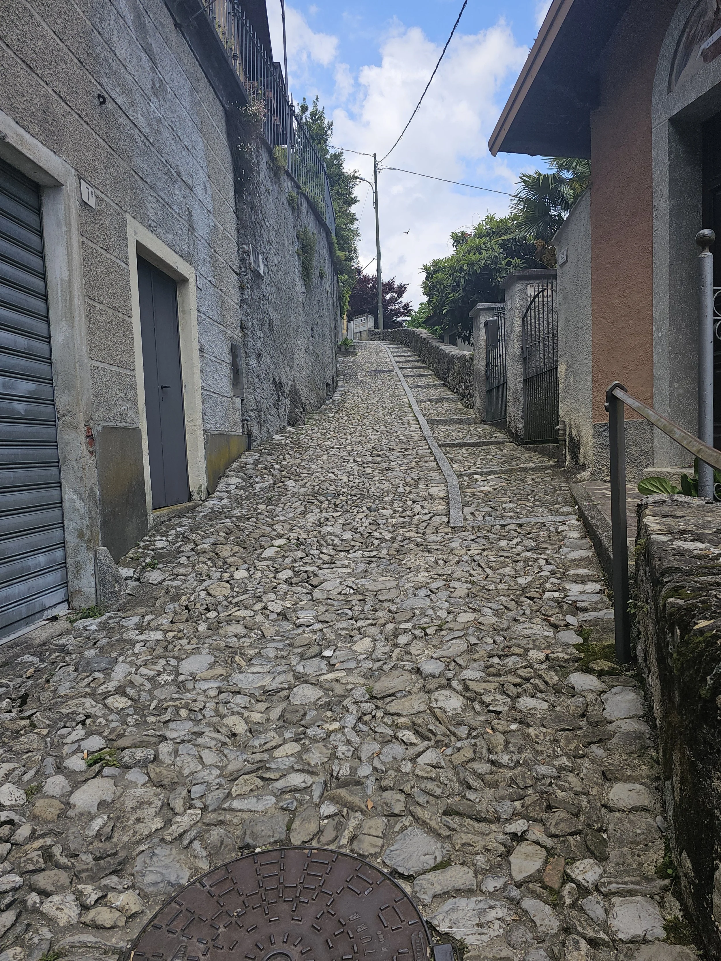 Sidewak in Menaggio Italy