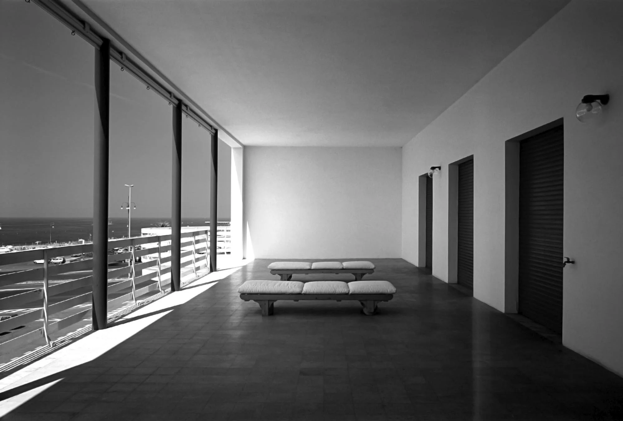 m0012a.jpg
