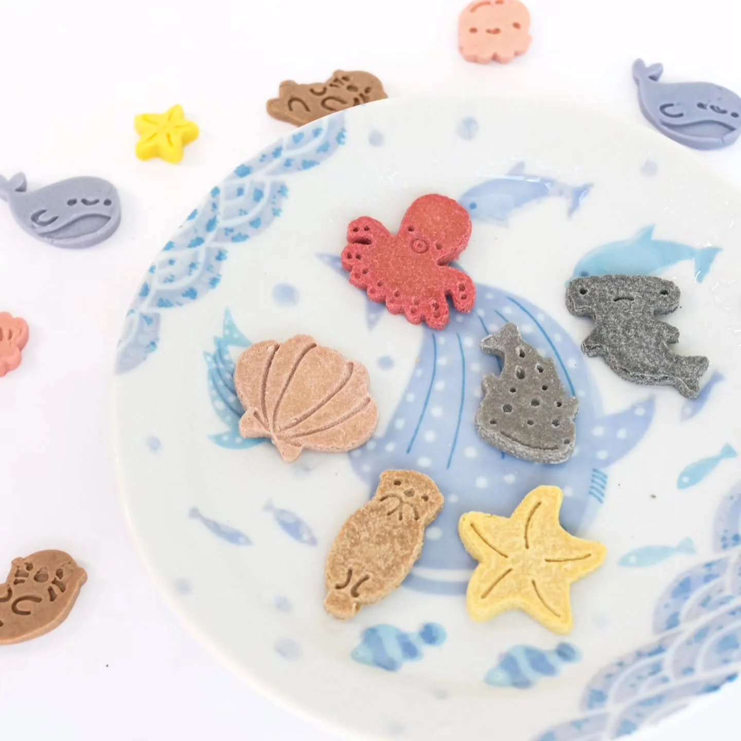 Our ocean-themed seasonal limited treatos are officially live on our website!

🐳Ocean Friends Bikkies
Available in our chicken base or non-meat base
🦦Tiny Sea Pals
Goat milk candies shaped into the most adorable little sea creatures
Perfect as a re