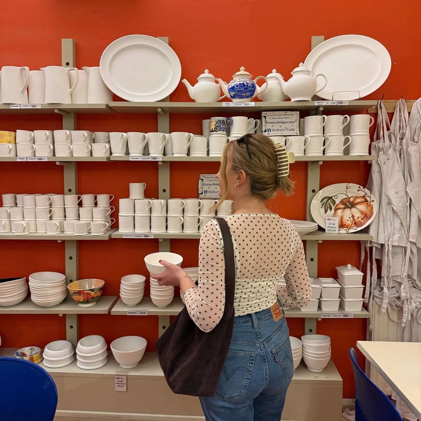 first few weeks of 24 🥳🎨🍾

from pottery painting to bubble bath cocktails and jazz clubs, finding you the best ways to spend your autumn in London 🍂
&bull;
&bull;

&bull;
&bull;
#london #londonlife #londonbar #londonbars #thingstodolondon #london