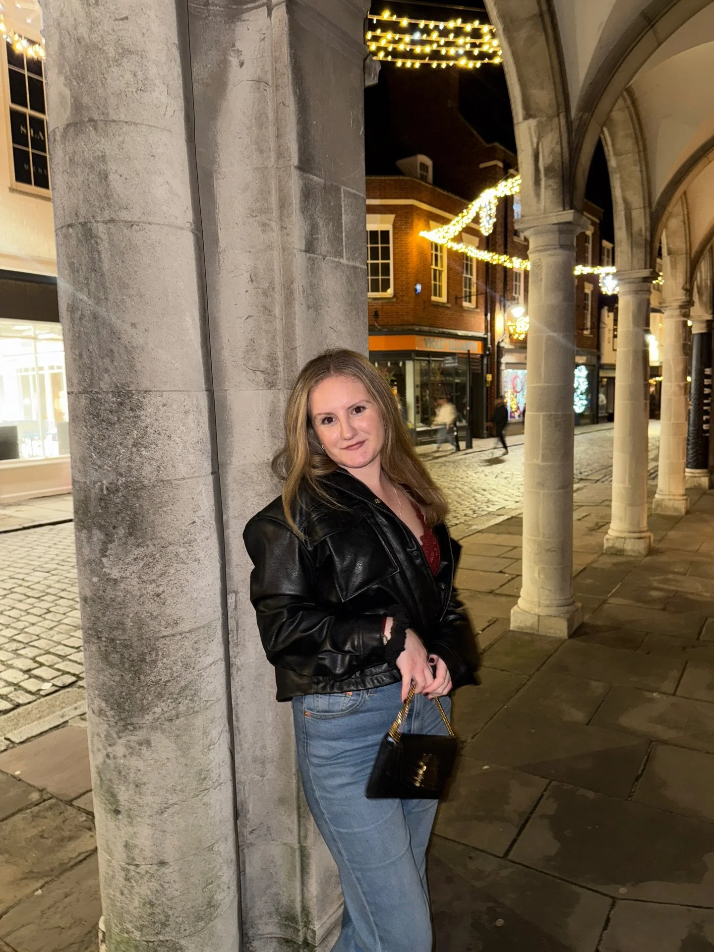 girly night with @sophelizabethl 💗👯&zwj;♀️
&bull;
&bull;
&bull;
#london #londonlifestyle #twenties #londonnights #girlsnight &bull; night out &bull; bars &bull; drinks &bull; cocktails &bull; evening wear &bull; photography