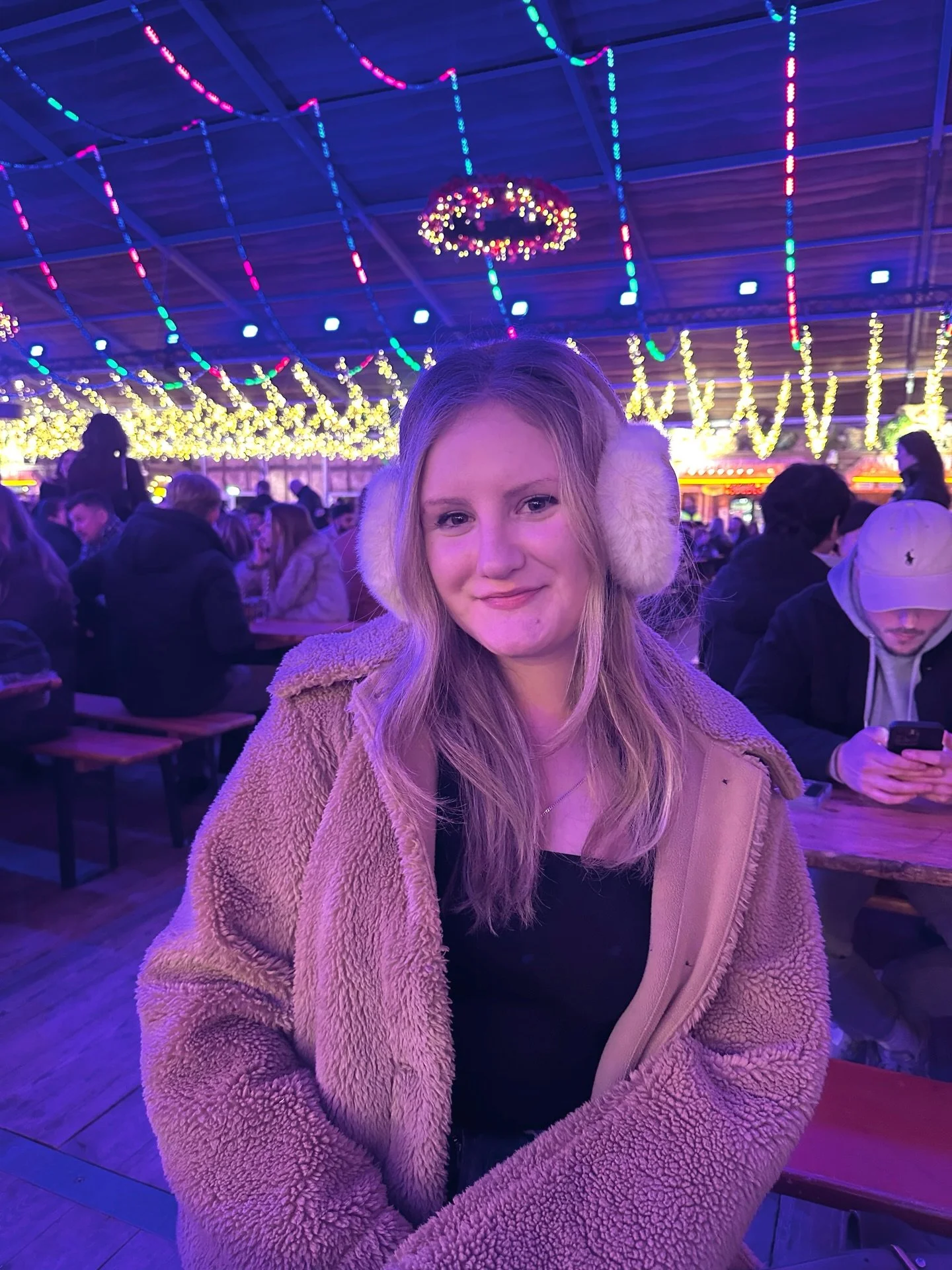 we&rsquo;re suckers for @hydeparkwinterwonderland 🎢❄️
&bull;
&bull;
&bull;
&bull;
#london #londonchristmas #winterwonderland #christmas #datenight London lifestyle &bull; London activities &bull; things to do in London &bull; London recommendations 