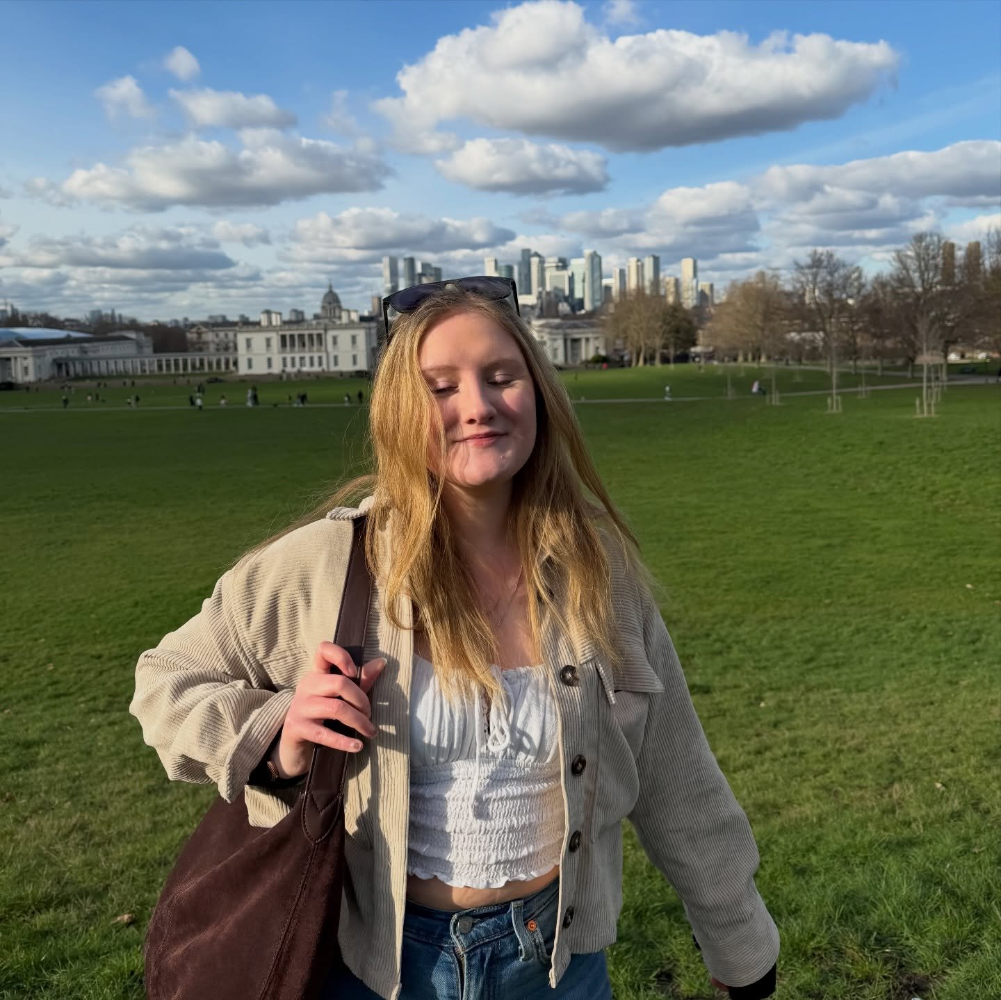 close enough, welcome back spring 🤭🌸🌷
&bull;
&bull;
#springlondon #springinlondon #london #londonparks #greenwichpark 
London hotspots, London guide, where to go in London, London lifestyle