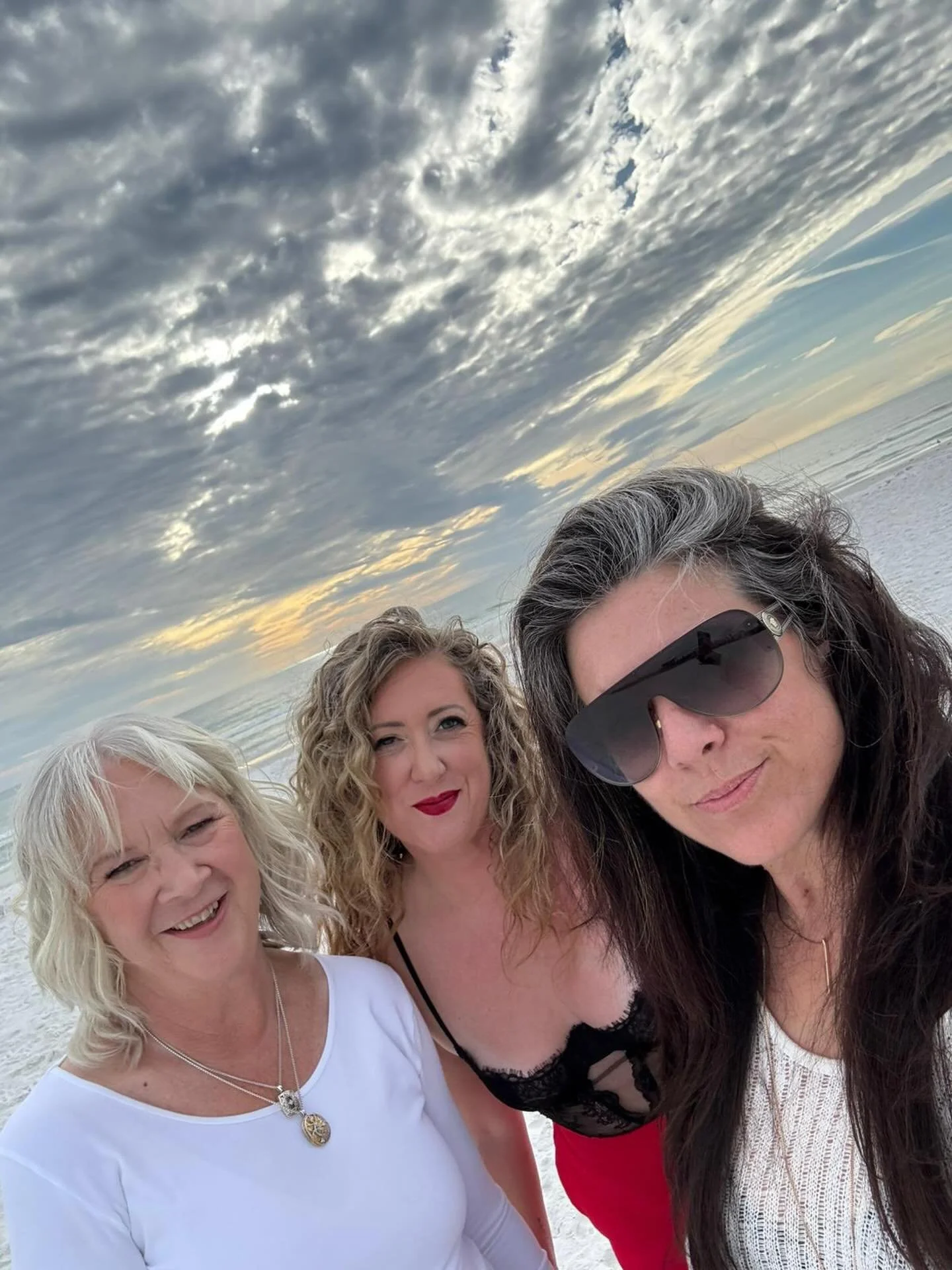 It&rsquo;s been a week in Sarasota, Florida. Today @kristenfieldsphoto and I did photo shoots with @catfordcoates. The whole experience, from the Elevate Mastermind Retreat to the photo shoot today has been incredible. My heart is so full. @willowcre