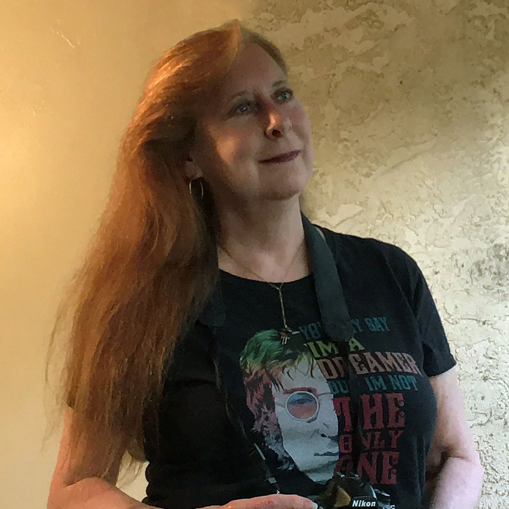 ✨ Woman Behind the Lens ✨
Featuring: Linda Hollinger

Originally trained in design and illustration, she traded paintbrushes for film&mdash;but never lost that painter&rsquo;s eye. You can feel it in the way her work unfolds: intentional, expressive,