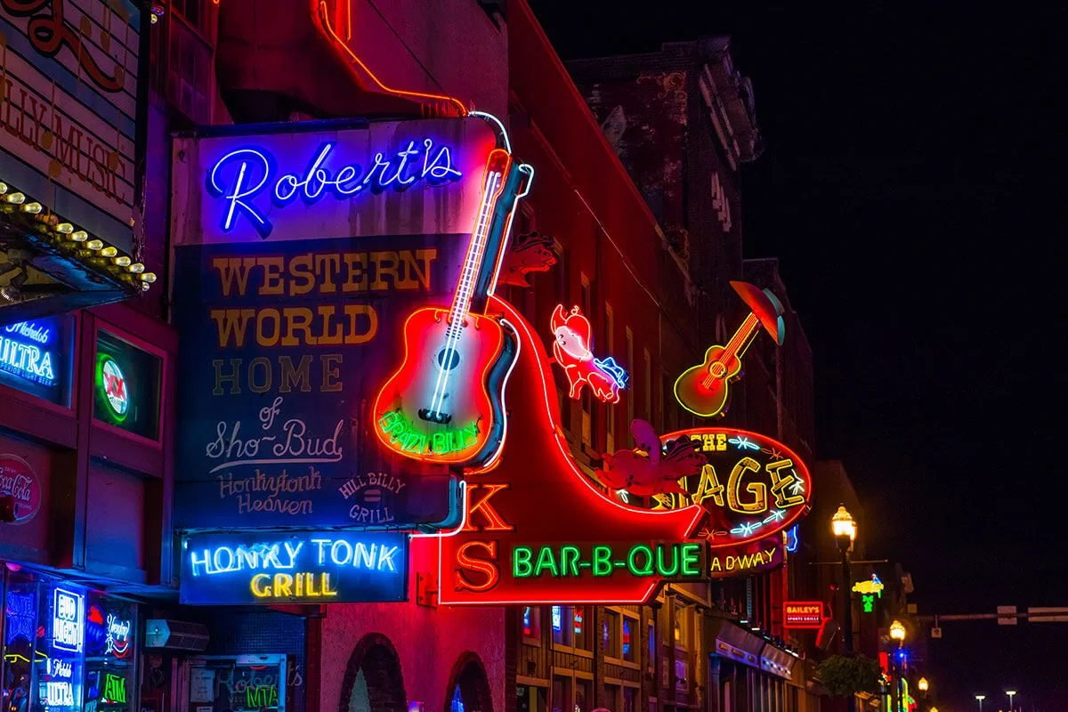 nashville-broadway-street-signs-night.jpg