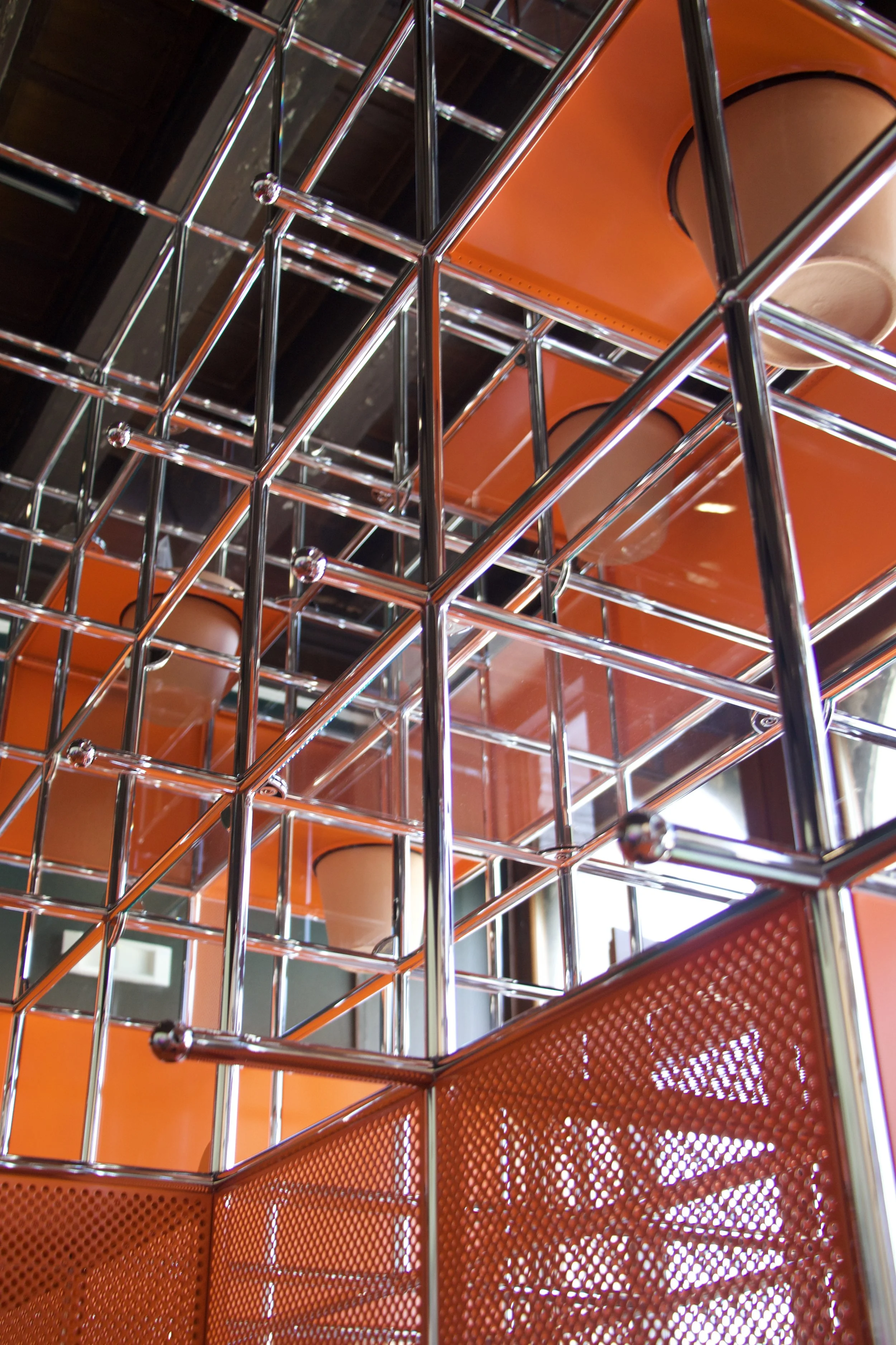 USM with floating tubes, or "hairs"