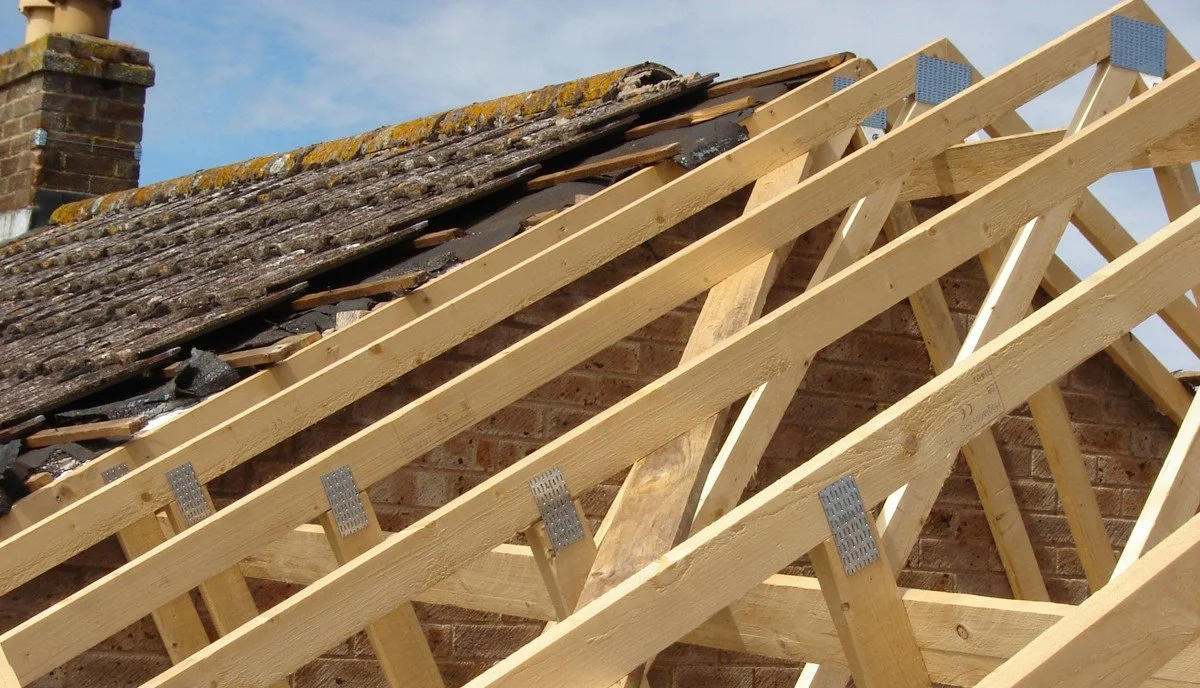 What Are Roof Trusses? 