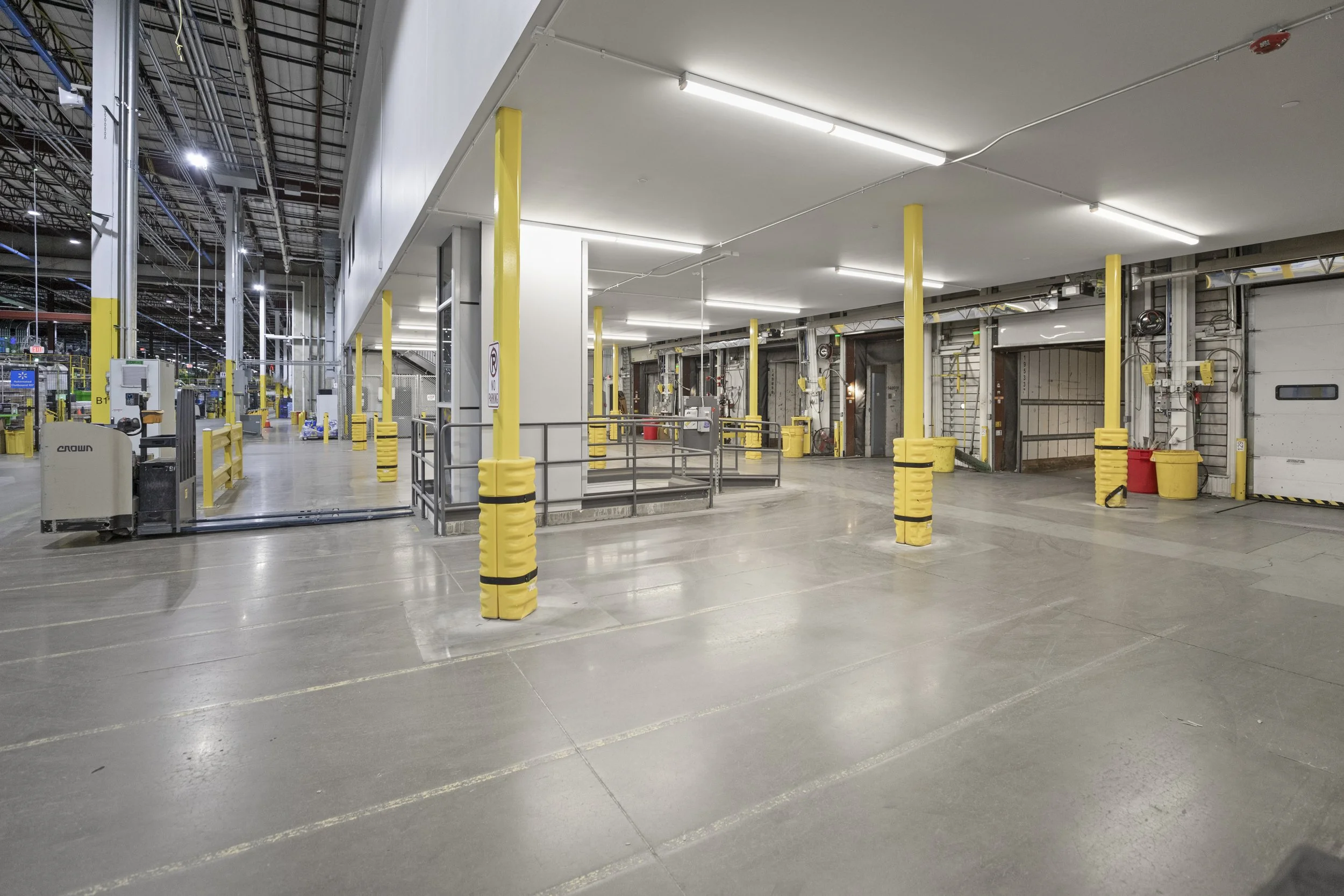 Photos of a warehouse in Florida.