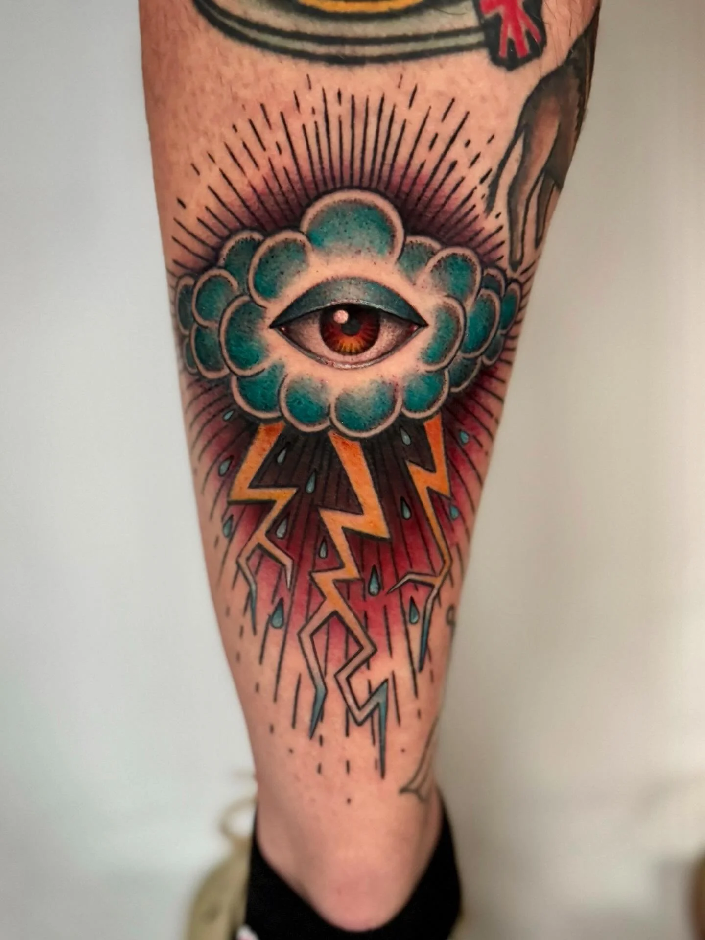 Eye of the storm for @kingunderscore_ 👁️⛈️

#traditinaltattoo #eyeofthestormtattoo #illustrativetattoo #boldtattoo #lvtattooartist #lehighvalleytattooartist
