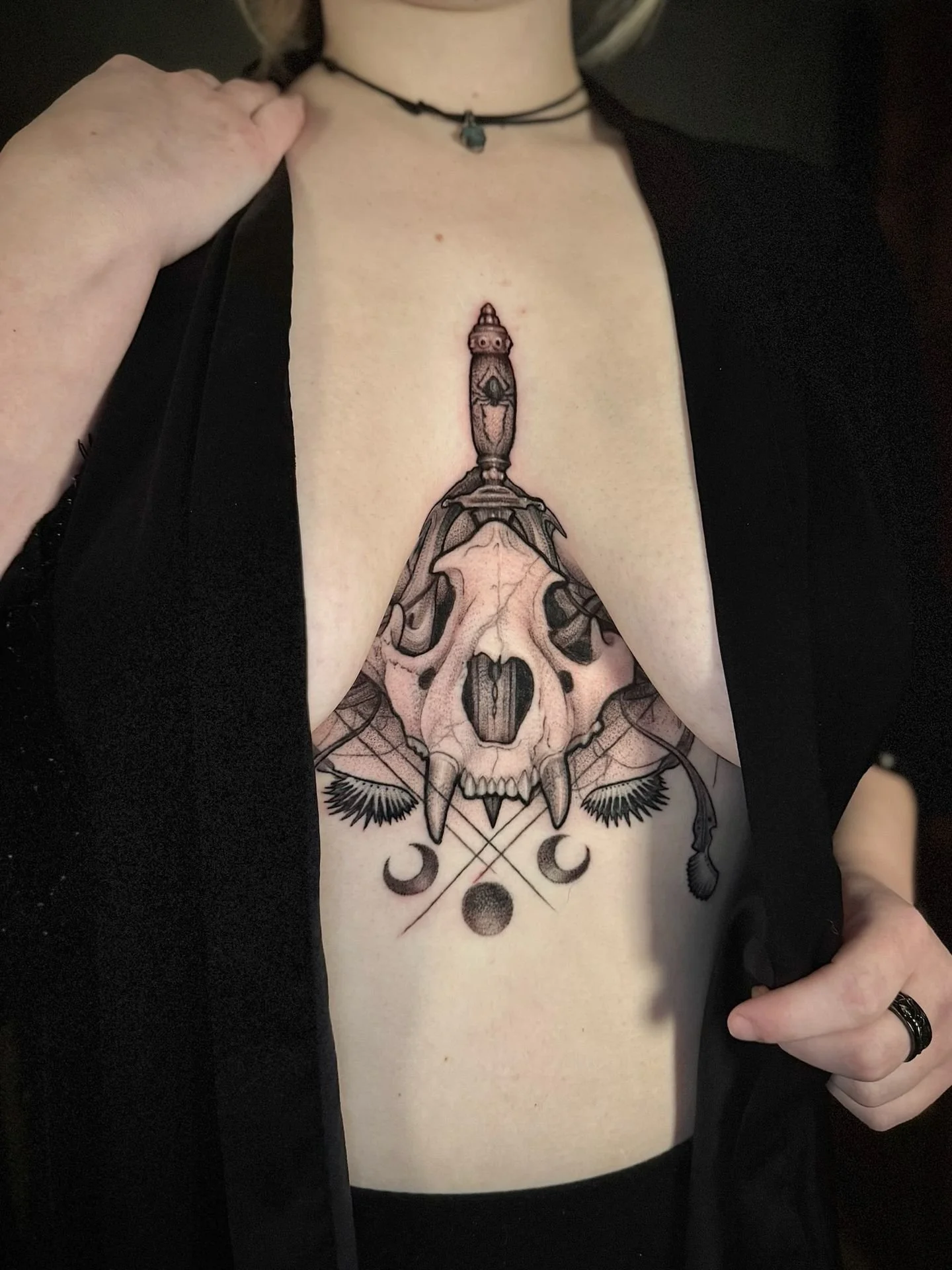 Sternum piece based on client's awesome design! Thanks Vic😊 

#tattooideas #illustrativetattoo #tattooplacement #blackandgreytattoos #sternumtattoo