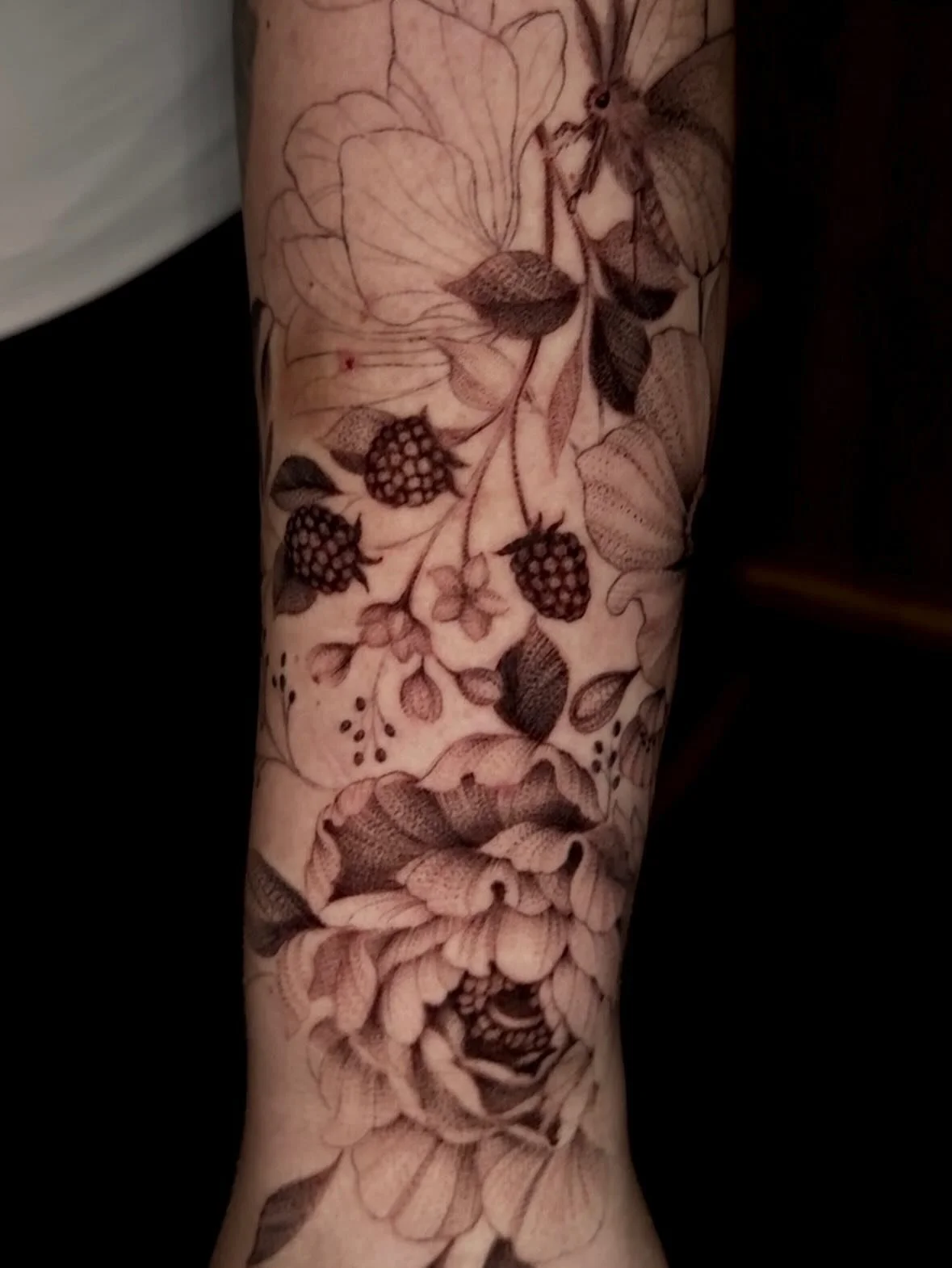 Details from Rylee&rsquo;s in-progress botanical sleeve - I love how it&rsquo;s coming out so far 🤗 #botanicaltattoo #floraltattoo #lvtattooartist #lvtattooer