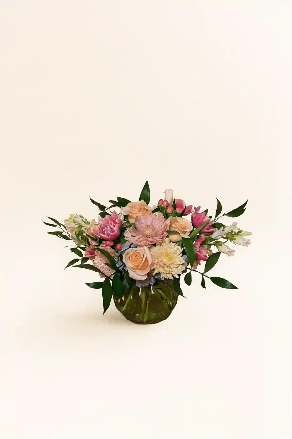 soft-peach-pink-sympathy-vase-arrangement-floral-stories.webp