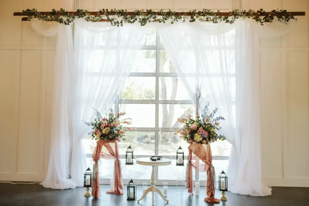 window-floral-installation-ceremony-detail-sycamore-tree-savannah-mo.webp