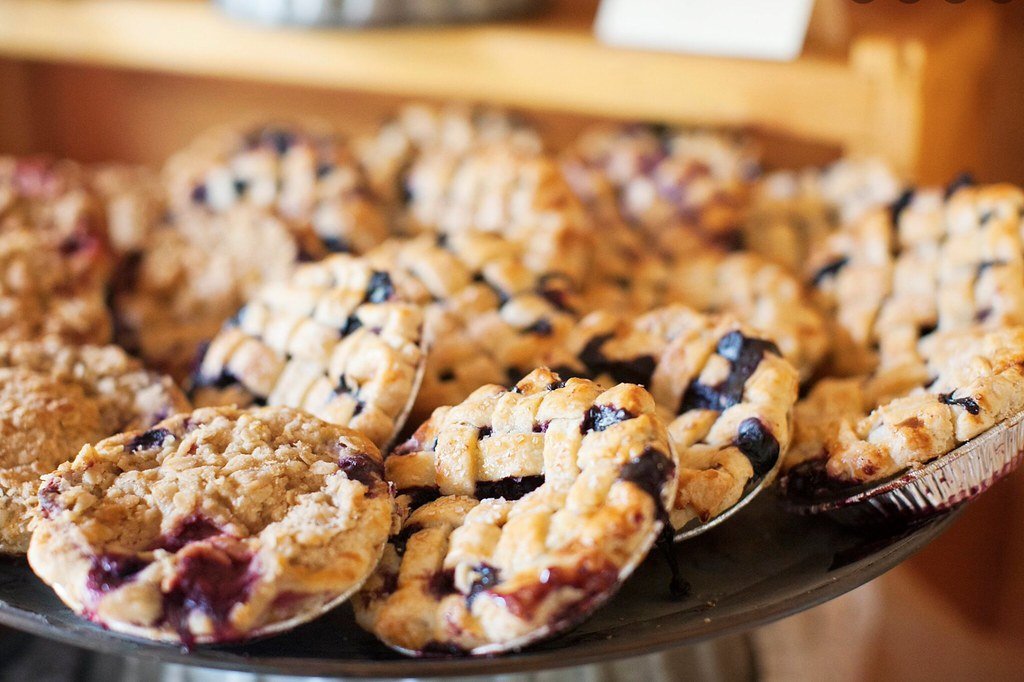 Mini Berry Pies for Wedding