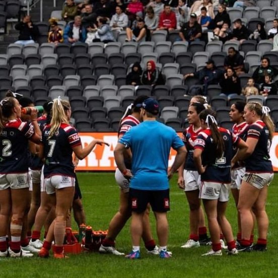 Mitch Vorley addressing a rugby league team during competition
