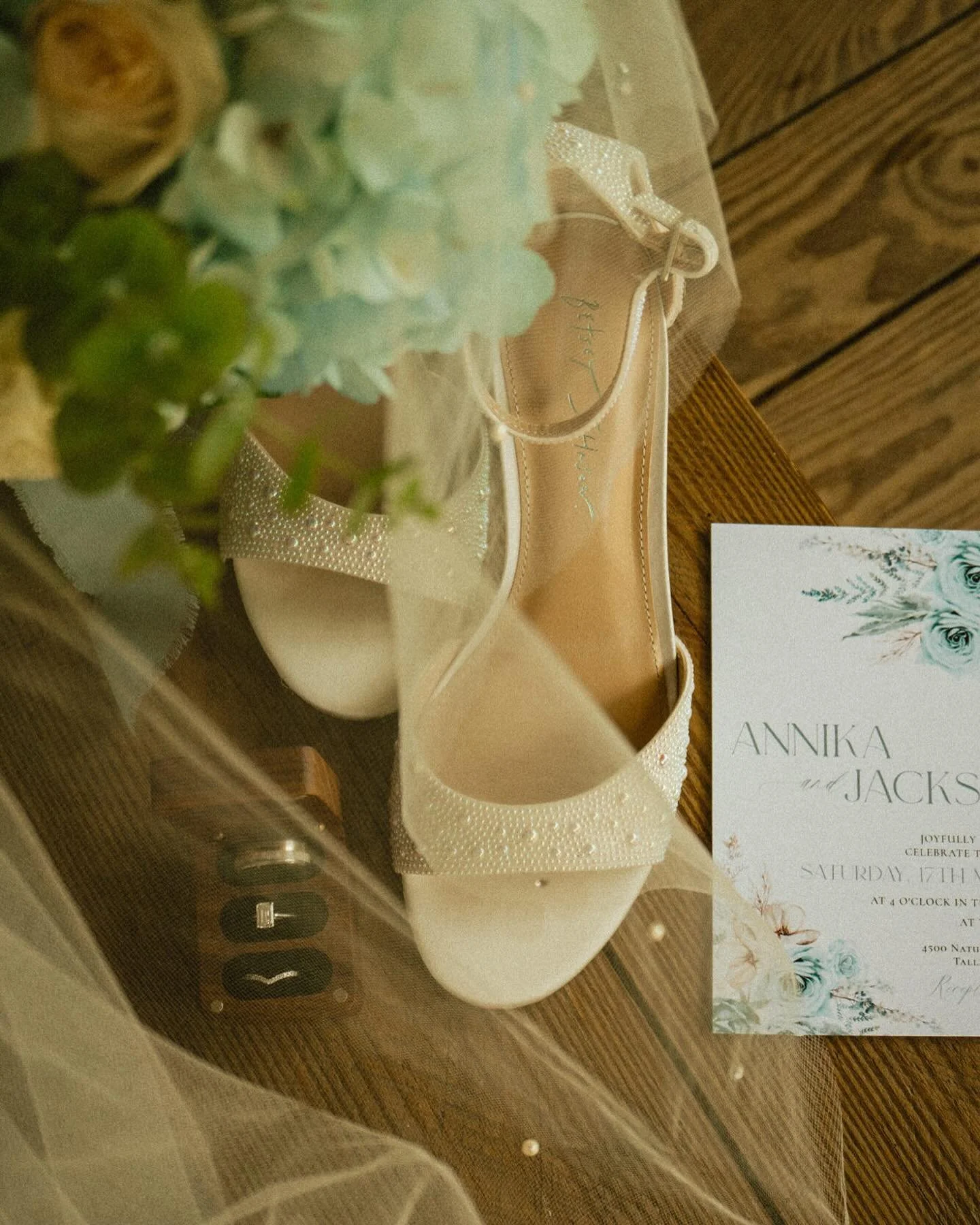 Sunshine, love, and the sweetest couple ☀️💛 Just a little sneak peek from the most joyful day&mdash;full of golden light and even brighter smiles. Can&rsquo;t wait to share more soon!!! 
.
.
.
GoldenHourMagic
#SunKissedLove
#WeddingGlow
#WarmVibesOn