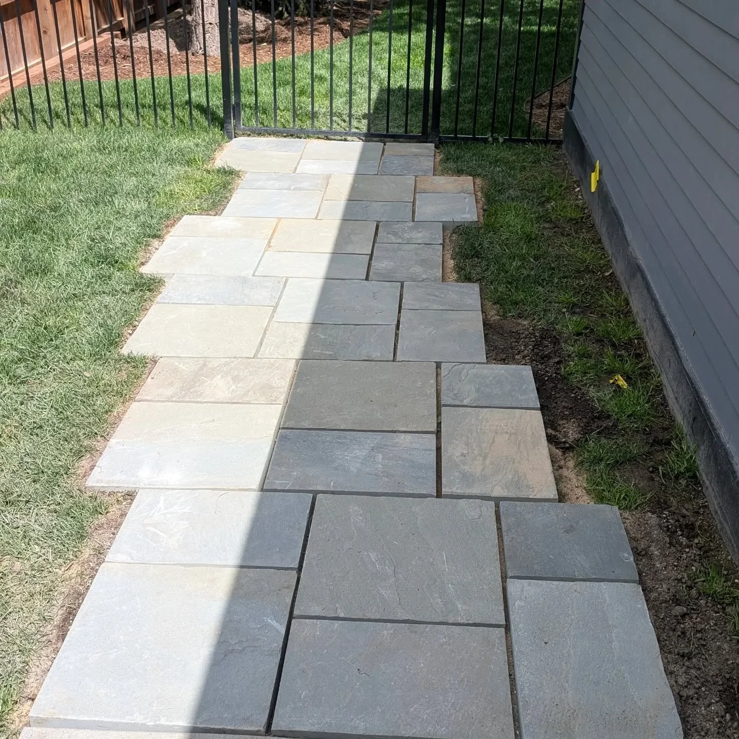 Pensylvania blue stone path