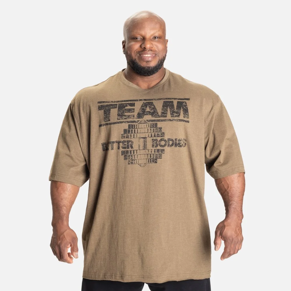 BB_TeamPumpCoverIronTee_AG01.jpg