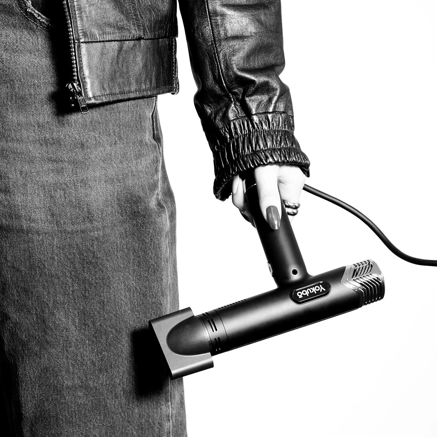 Spoil someone special with our Yokubō Deluxe hairdryer, or keep it all to yourself 😉

You still have 10 more days to get your order delivered by Christmas 🎄 🎁

#yokubohairtools #professionalhairdryer #salonqualitytools #christmasgiftidea