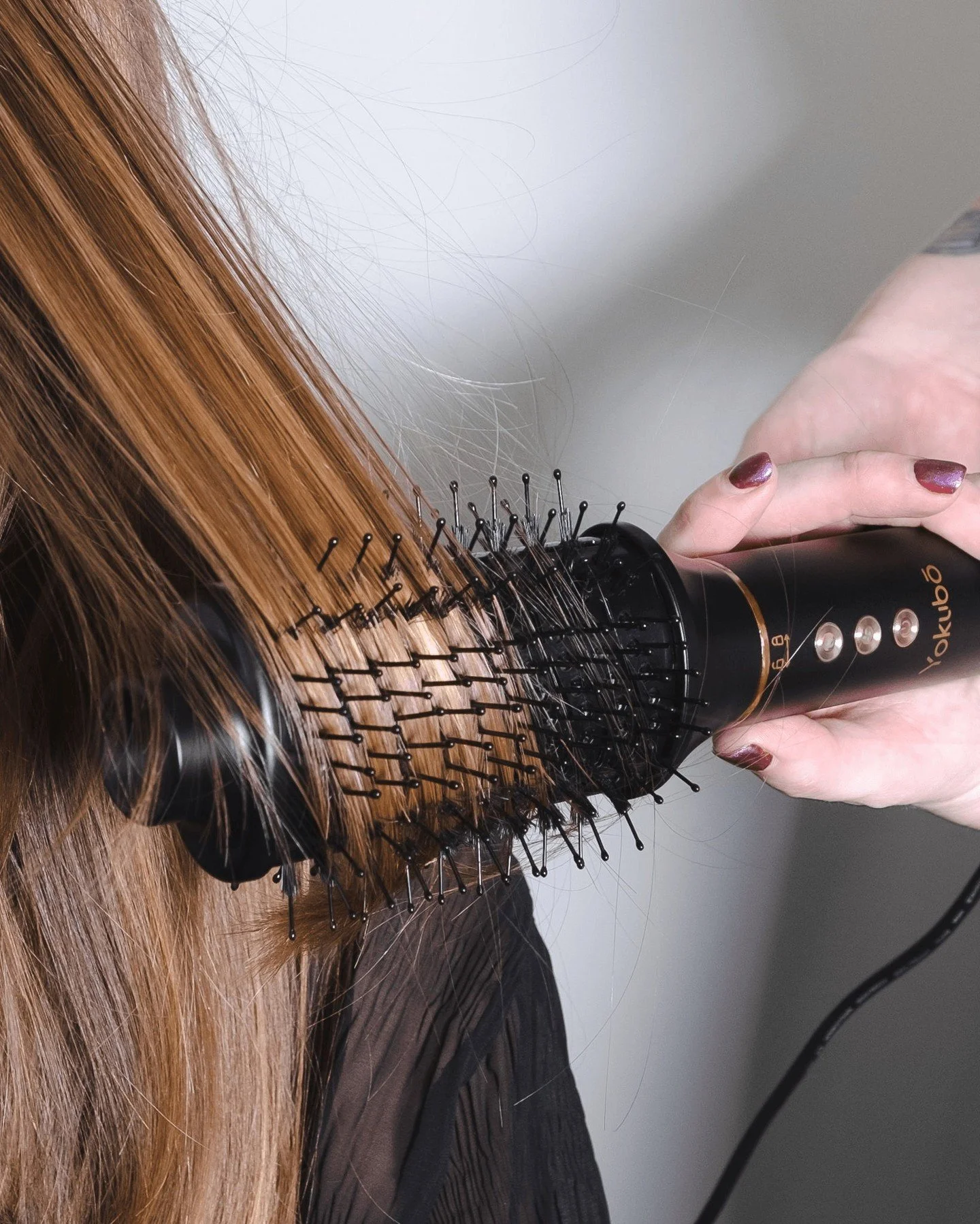 Meet the Yokubō Airstyler ✨
5 attachments. Endless styles. 

Featured here - the blowout brush that delivers smooth, voluminous, beautiful results with body and bounce.

The heated brush glides through hair while drying, making effortless styling at 