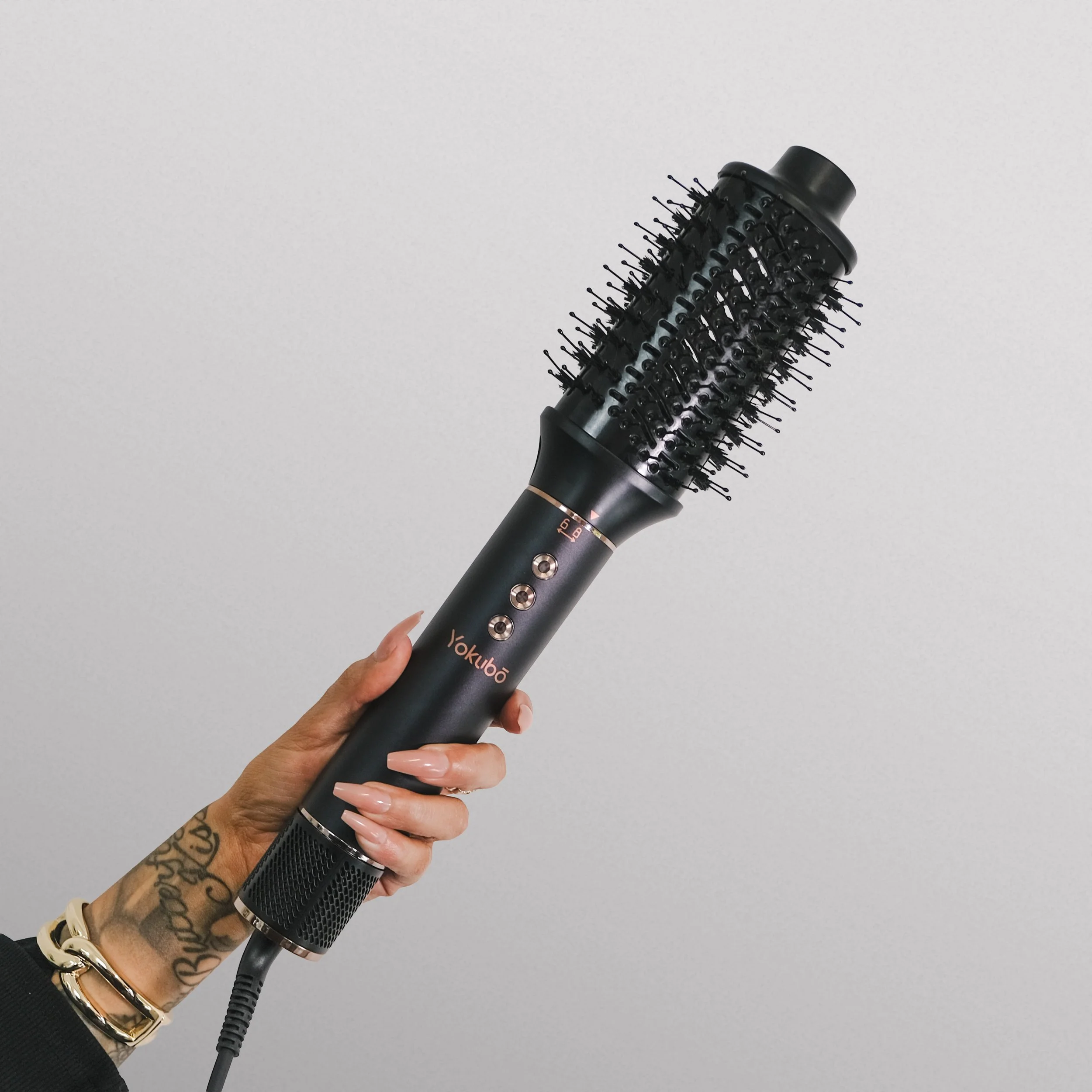 yokubo airstyler: Discover five professional hairstyles you can master at home.