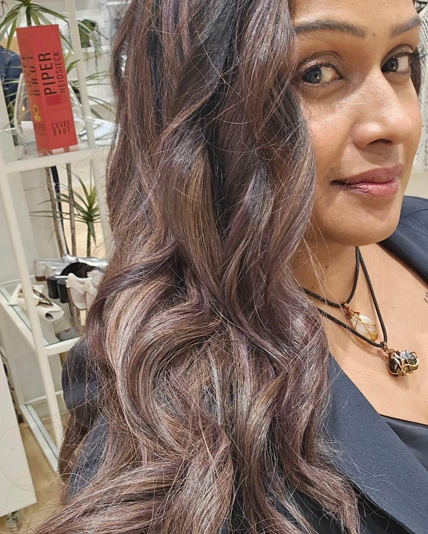 Look at the photos Suzanne sent us 🥹✨ The Yokubo Airstyler is made for curly girls too. We are obsessed 😍 (swipe to see the before picture).