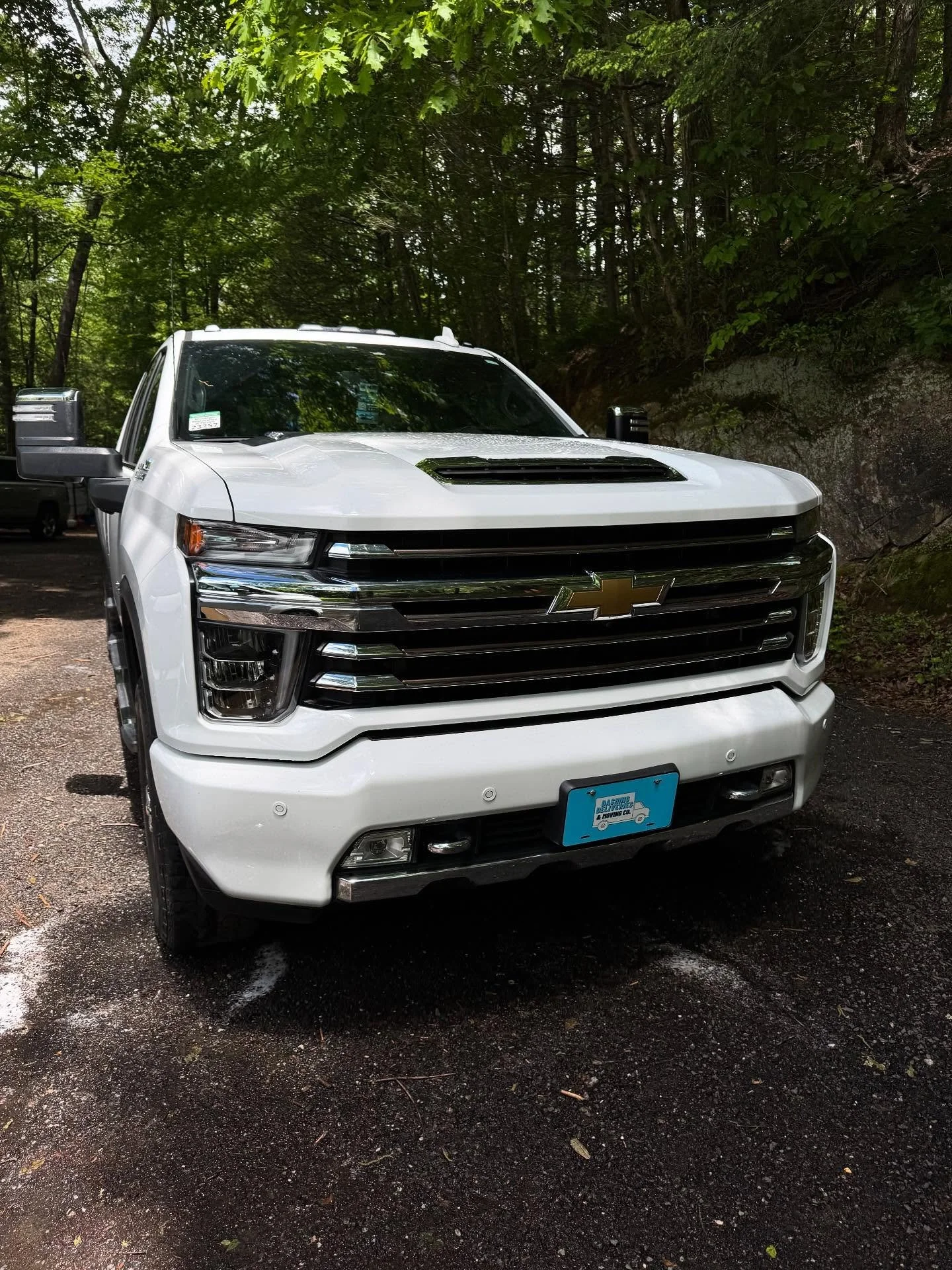 @dashingdeliveries FLEET DETAIL‼️

Dashing Deliveries fleet is always on the move and that comes with some inevitable dirt! 

But we took care of it so his fleet can look as high quality as his service! 

#Pristine #Mobile #Detailing
