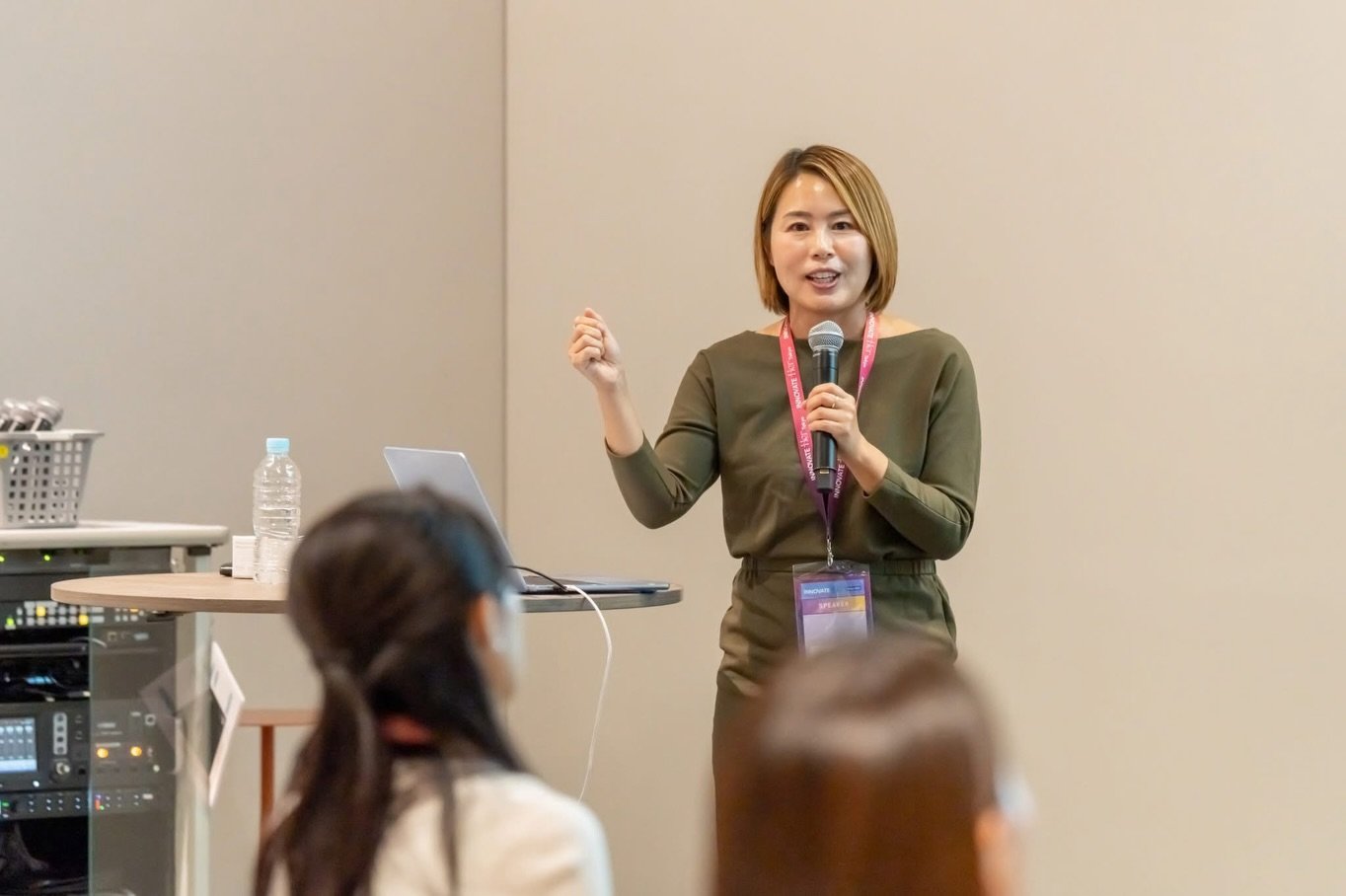 🌏 海外進出時に一番大事なことは働き方のグローバル化🤝

グローバルカンファレンス「InnovateHer Tokyo」にて、「起業家・リーダーのためのグローバル実践講座」をテーマに、実は海外展開で一番最初につまづく&rdquo;働き方＝関係構築方法の日米の違い&rdquo;をテーマにGLOWMEワークショップを行いました！

海外進出時は、商品が売れるのか、販売網はどうしようか、現地パートナーの獲得、等々「売ること」に意識がいきがちですが、長く現地で信頼されるビジネスとして根を張っていくに