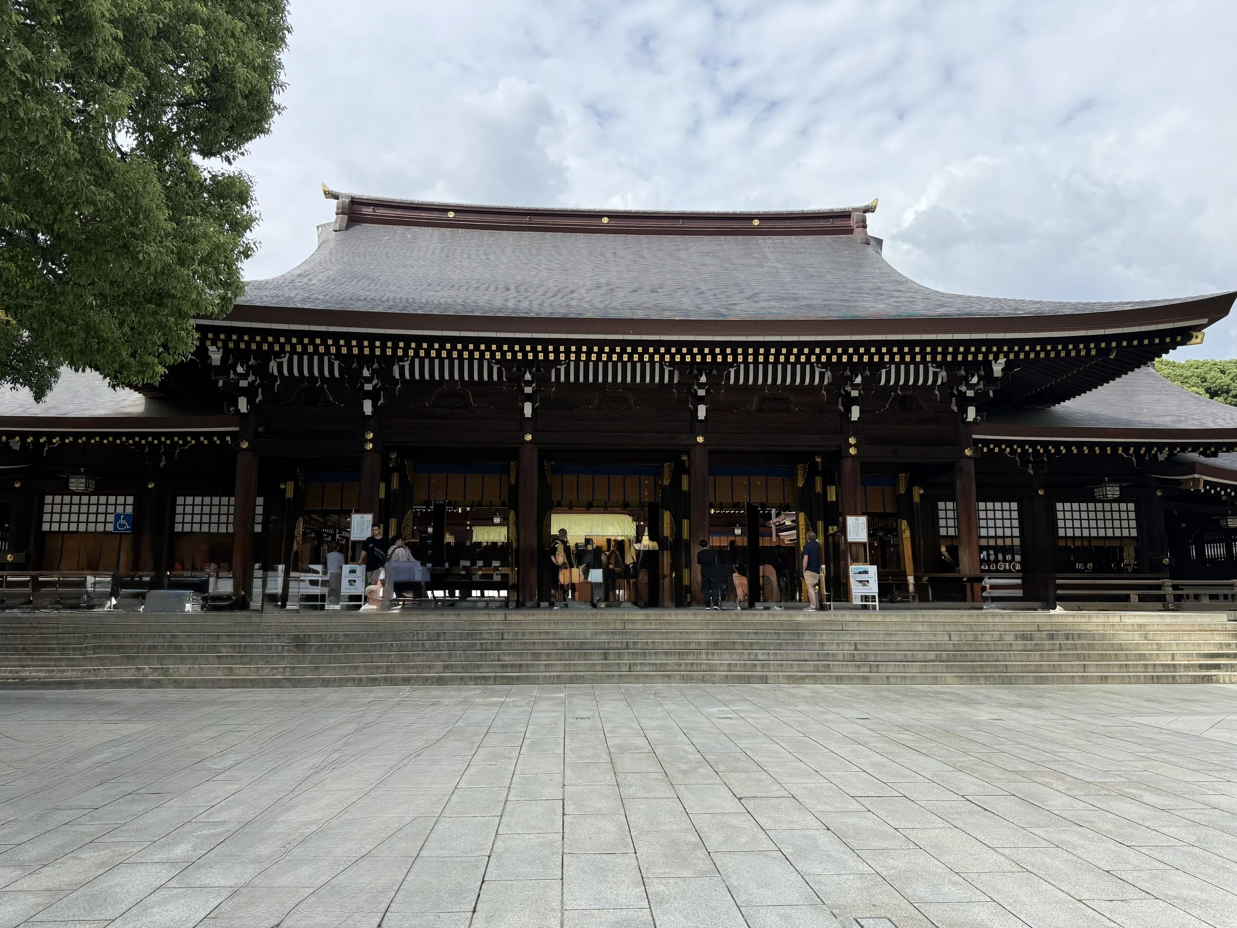 3-Meiji Shrine Tokyo.jpeg