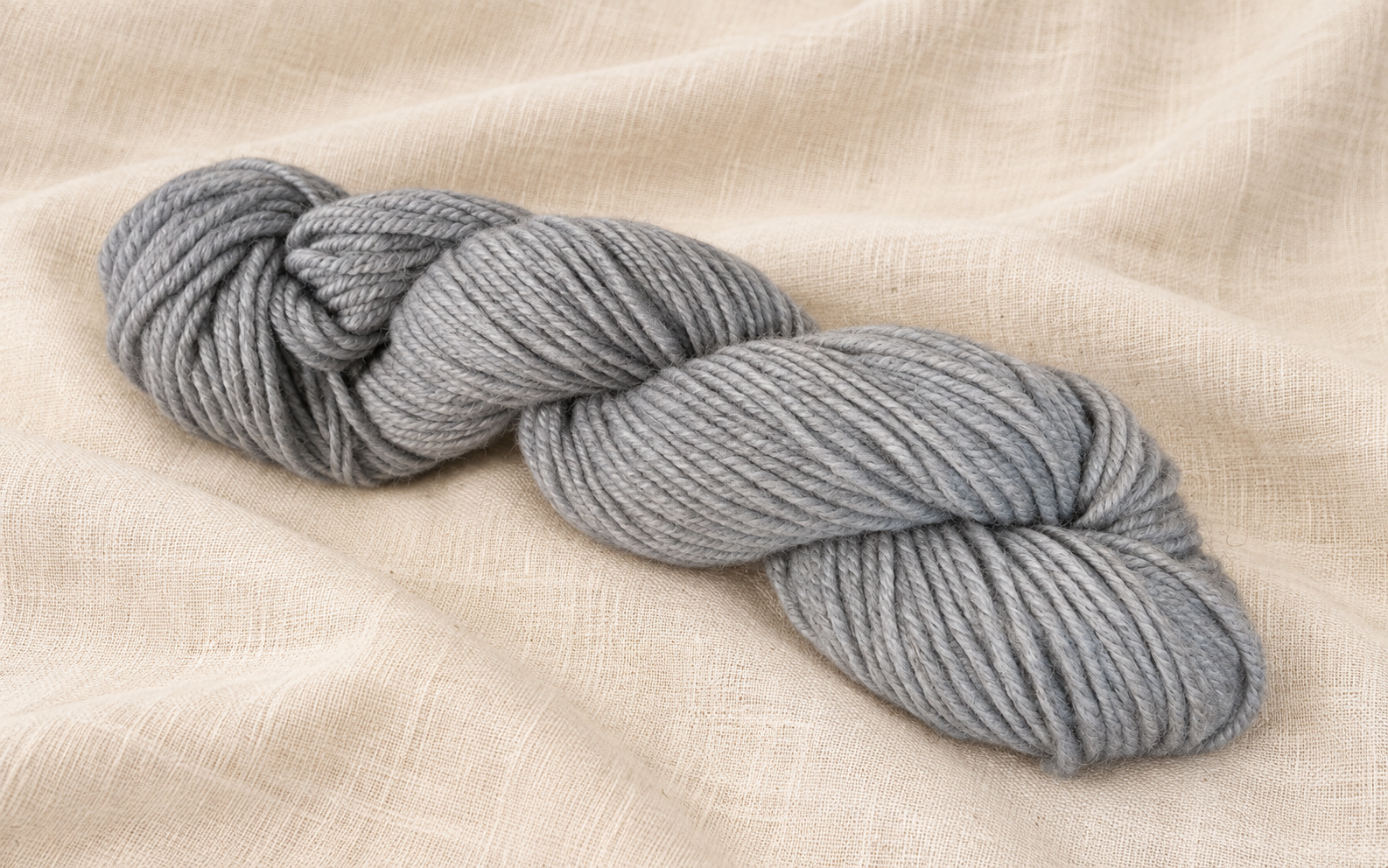 light gray yarn chat.png