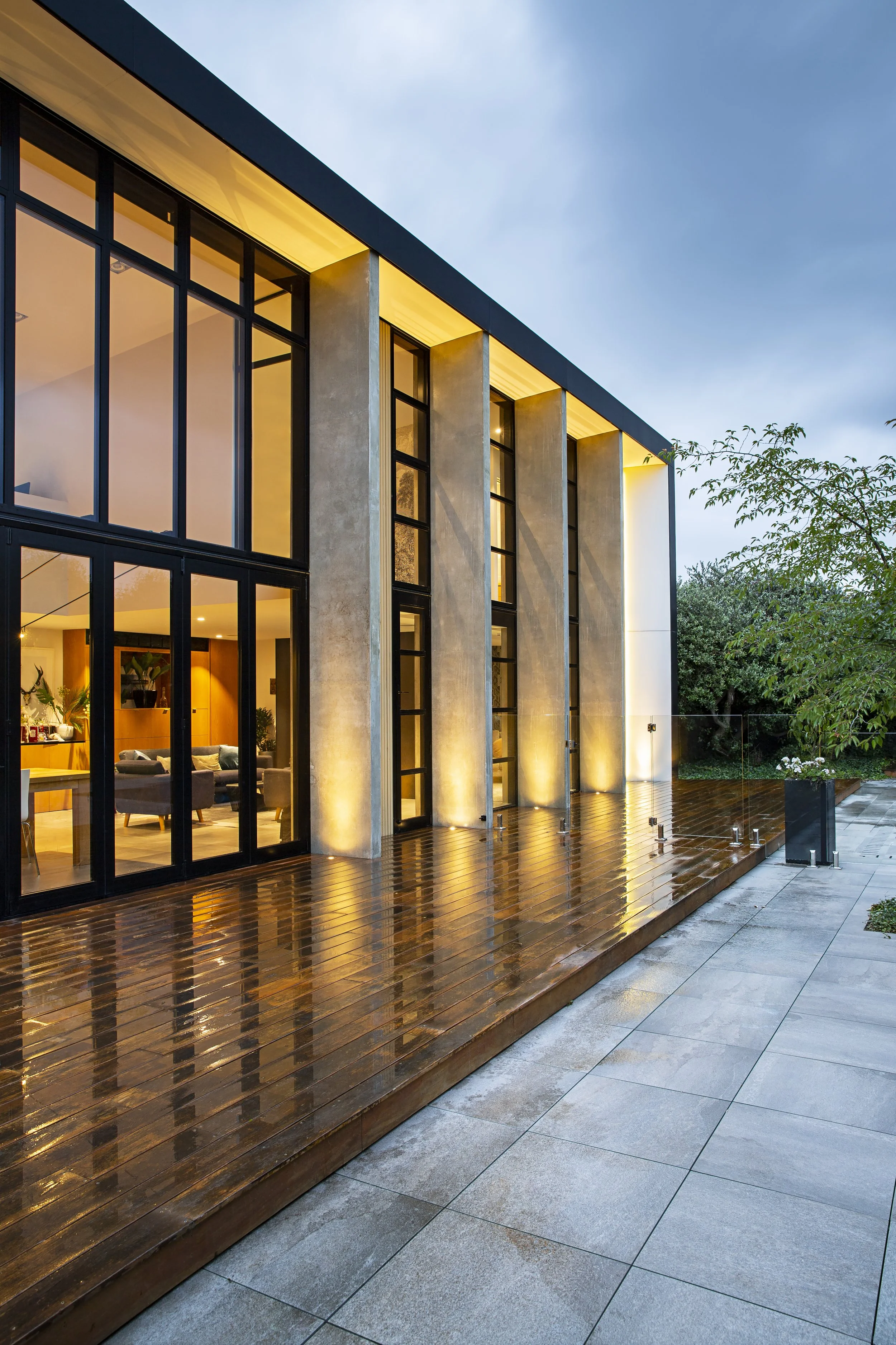 Strowan Christchurch contemporary home with concrete wing walls – AW Architects