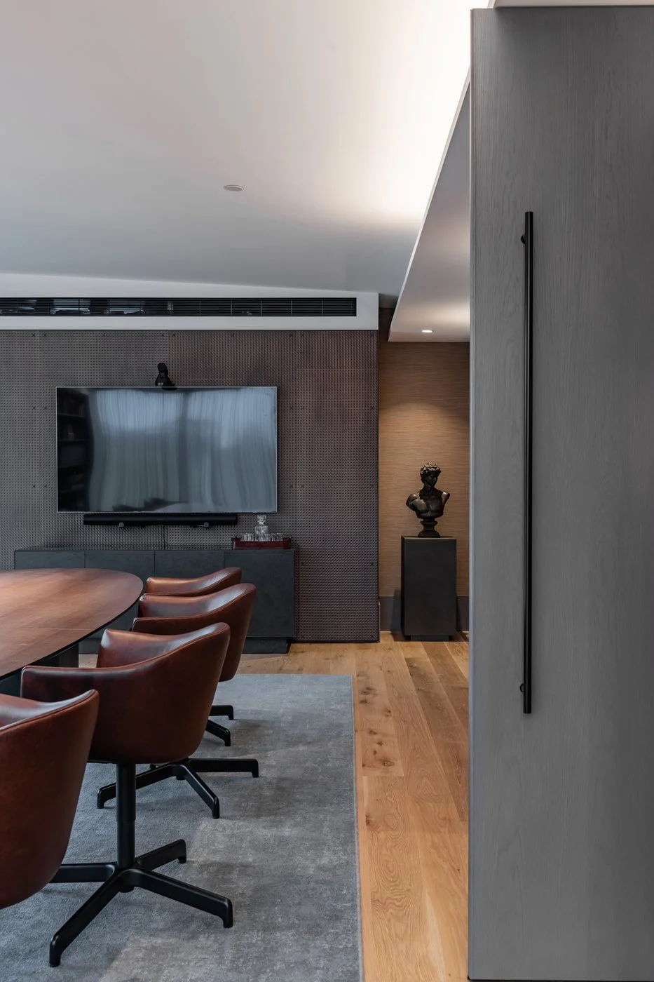 Mainland Capital Office – Christchurch boutique workplace with leather, wood and brass interiors by AW Architects, Best Awards Bronze 2023