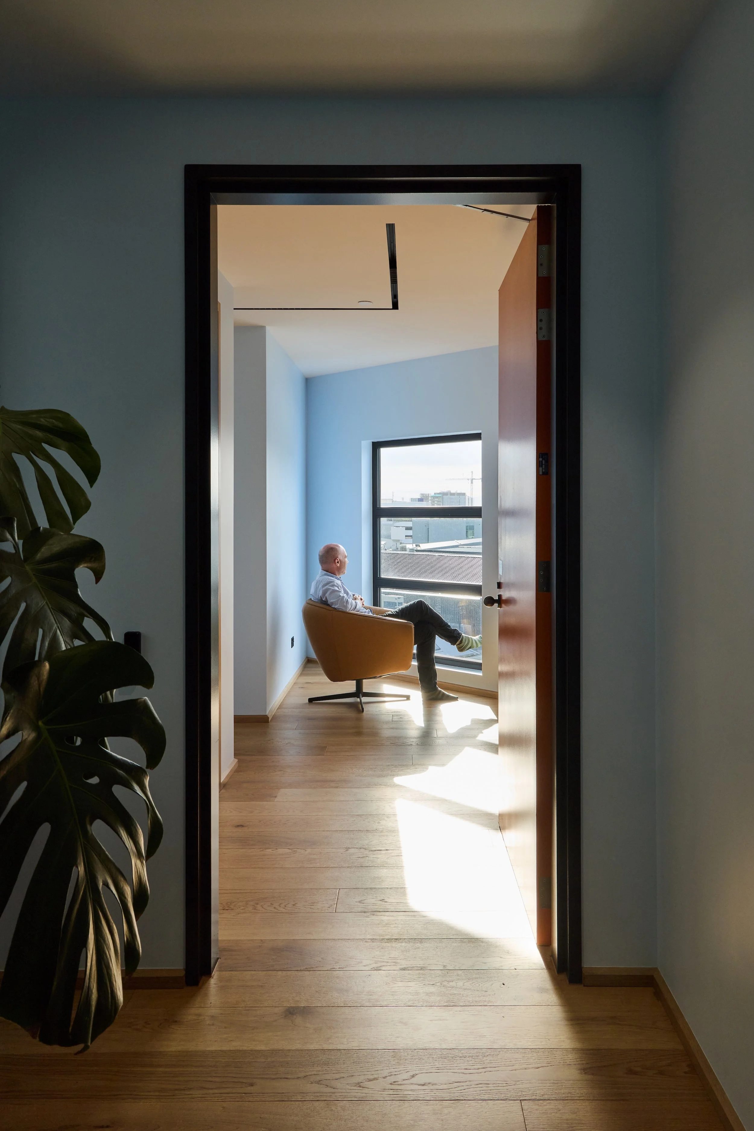 200 High Street Residence Ōtautahi Christchurch – Level 6 city apartment with folding roof and Port Hills views by AW Architects (2026)