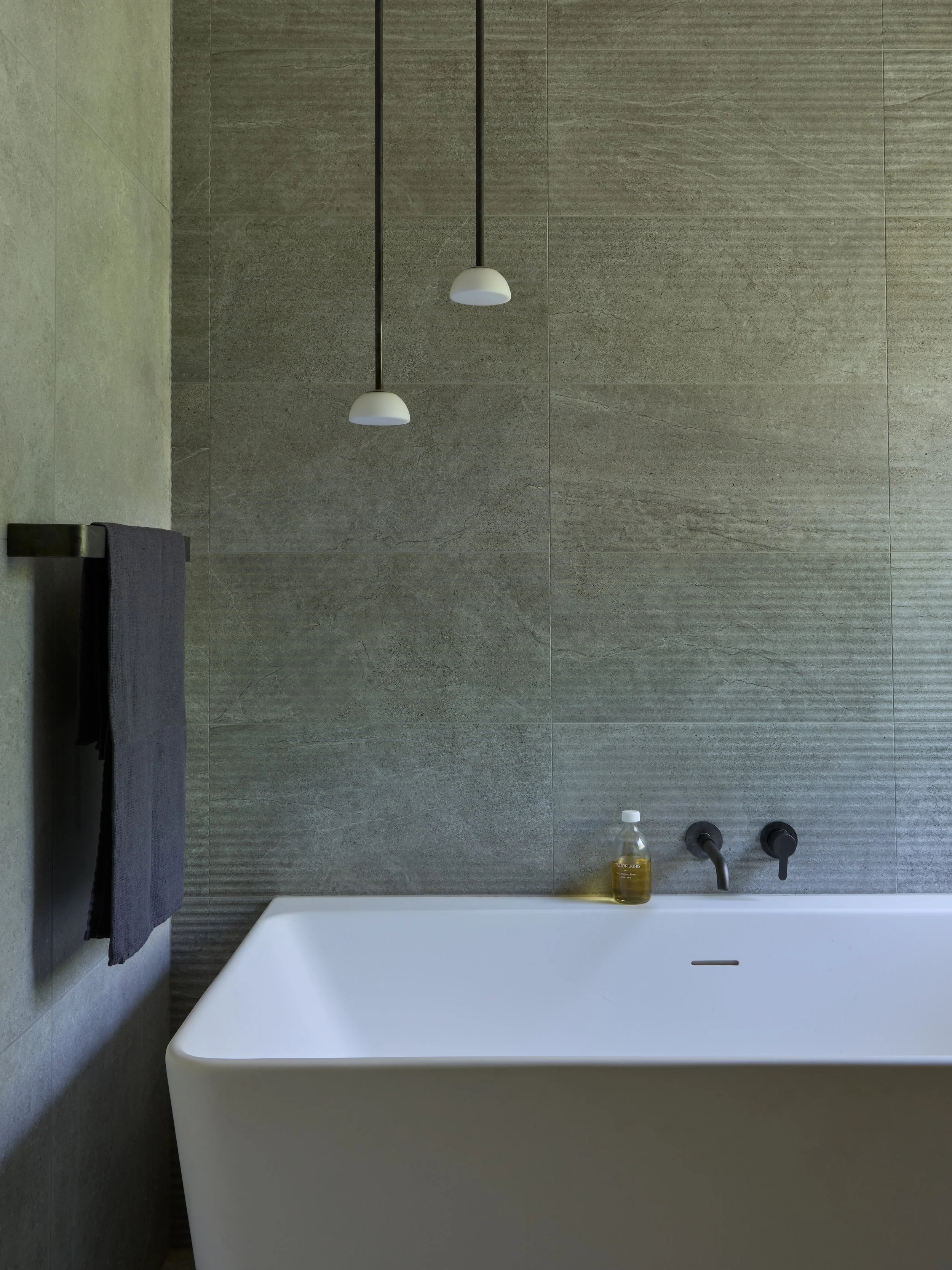 Greenslade Residence Tai Tapu – lakeside home alteration with oak, cedar and clay plaster interiors by AW Architects (2026)