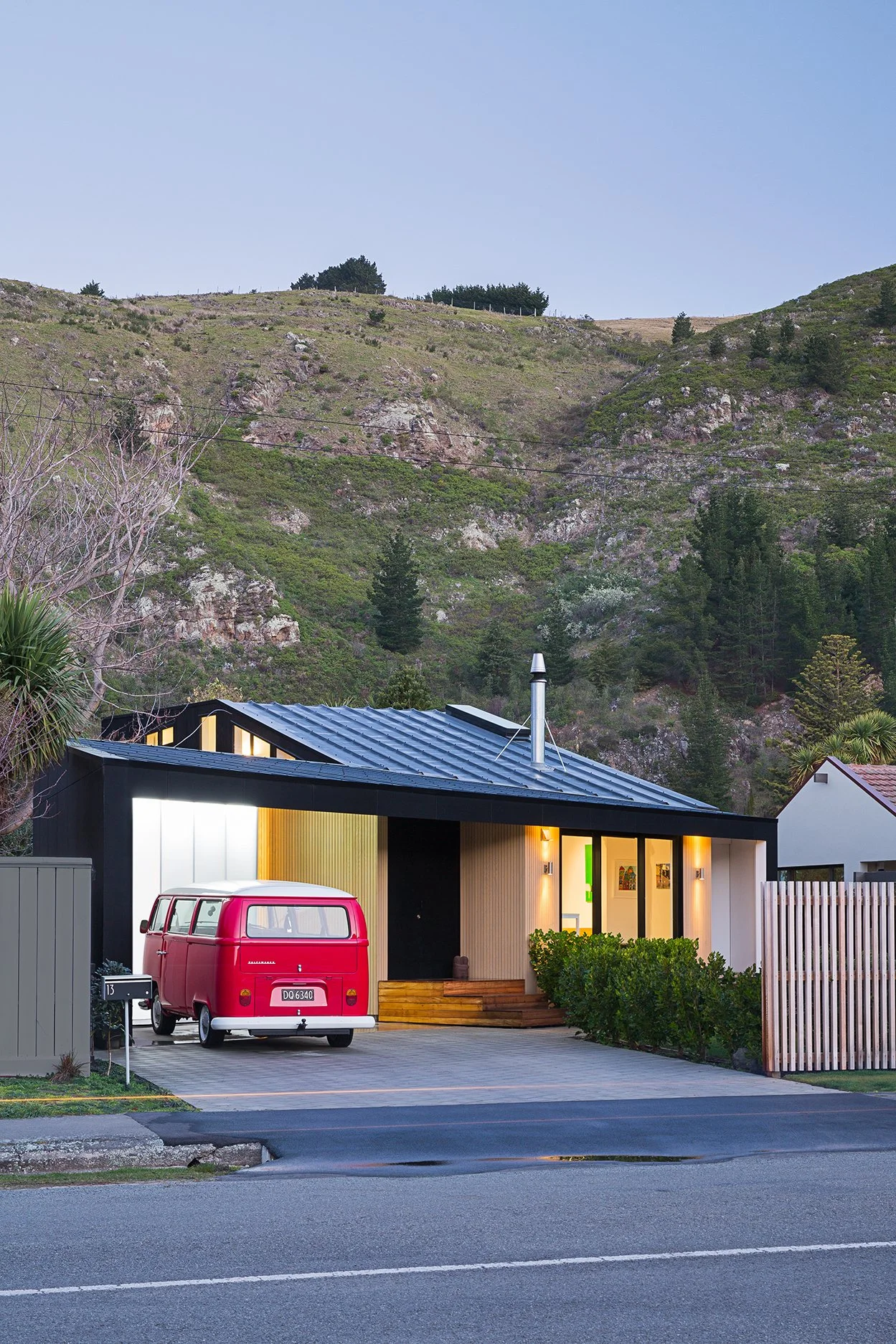 Sumner House – Christchurch rebuild home with maple courtyard and recycled materials by AW Architects (2016)