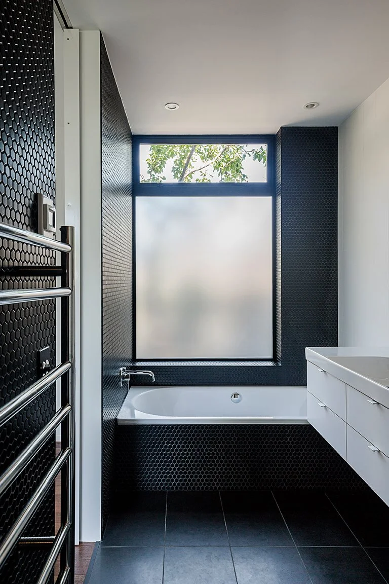 Sumner House – Christchurch rebuild home with maple courtyard and recycled materials by AW Architects (2016).