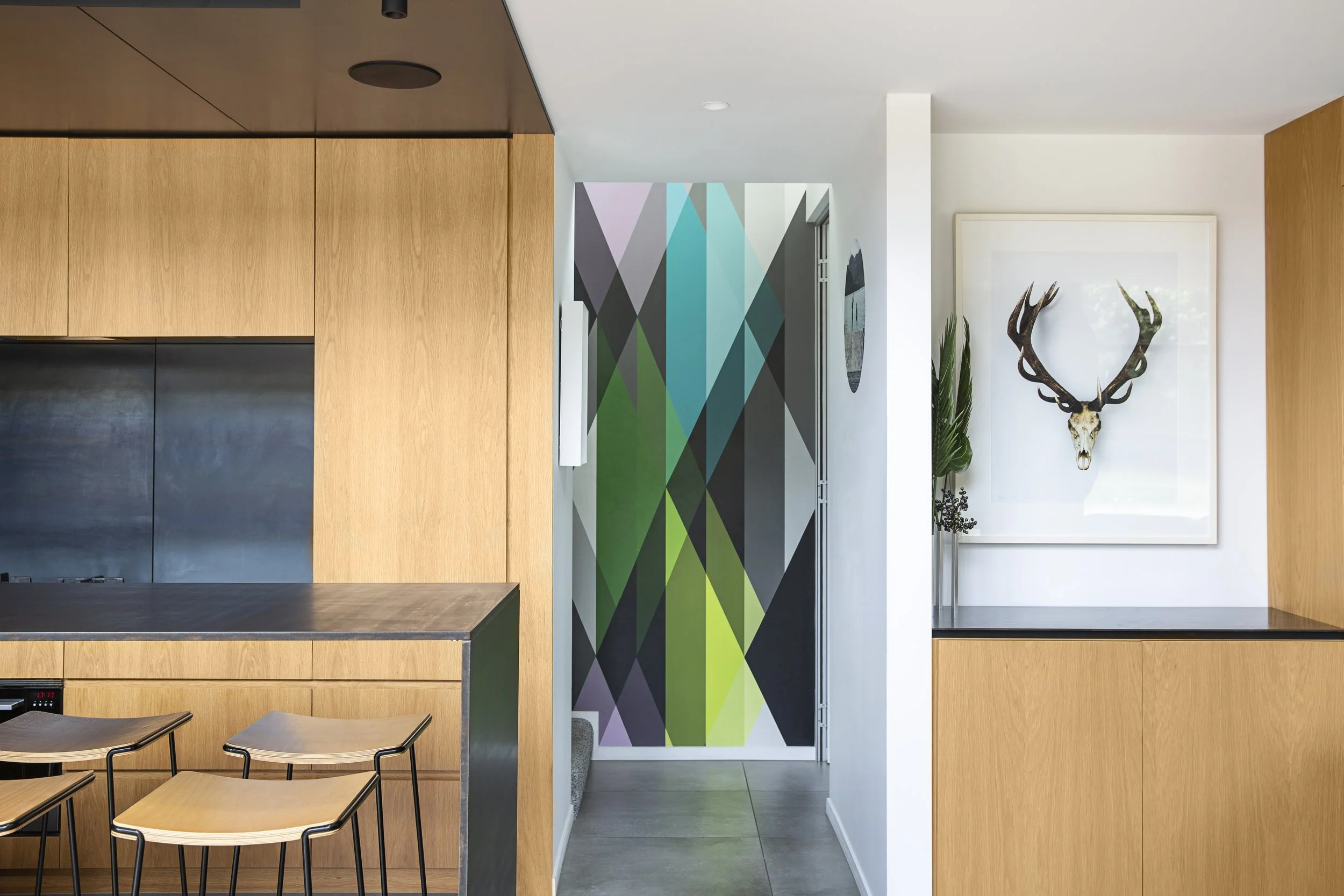 Strowan Christchurch contemporary home with concrete wing walls – AW Architects