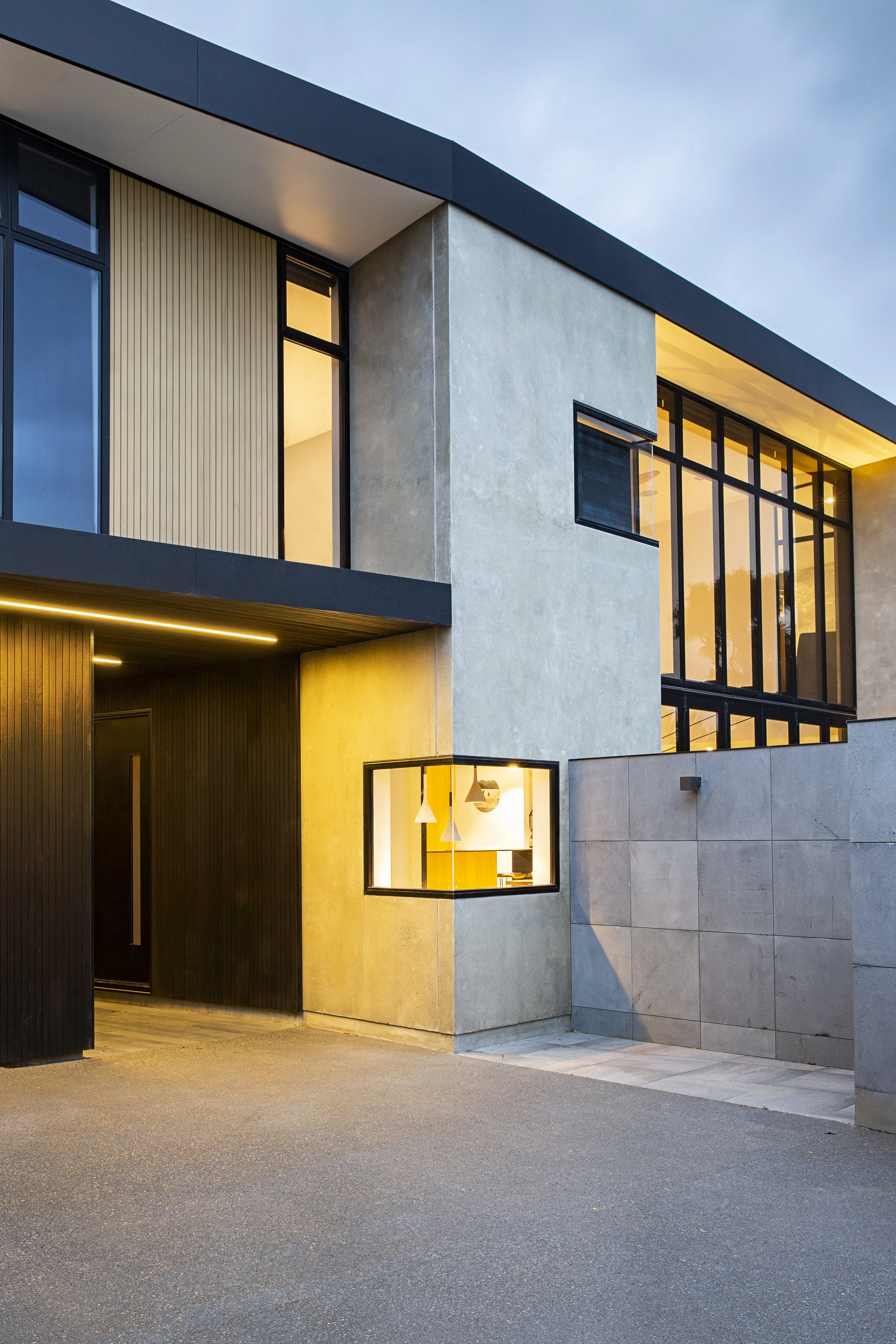 Strowan Christchurch contemporary home with concrete wing walls – AW Architects