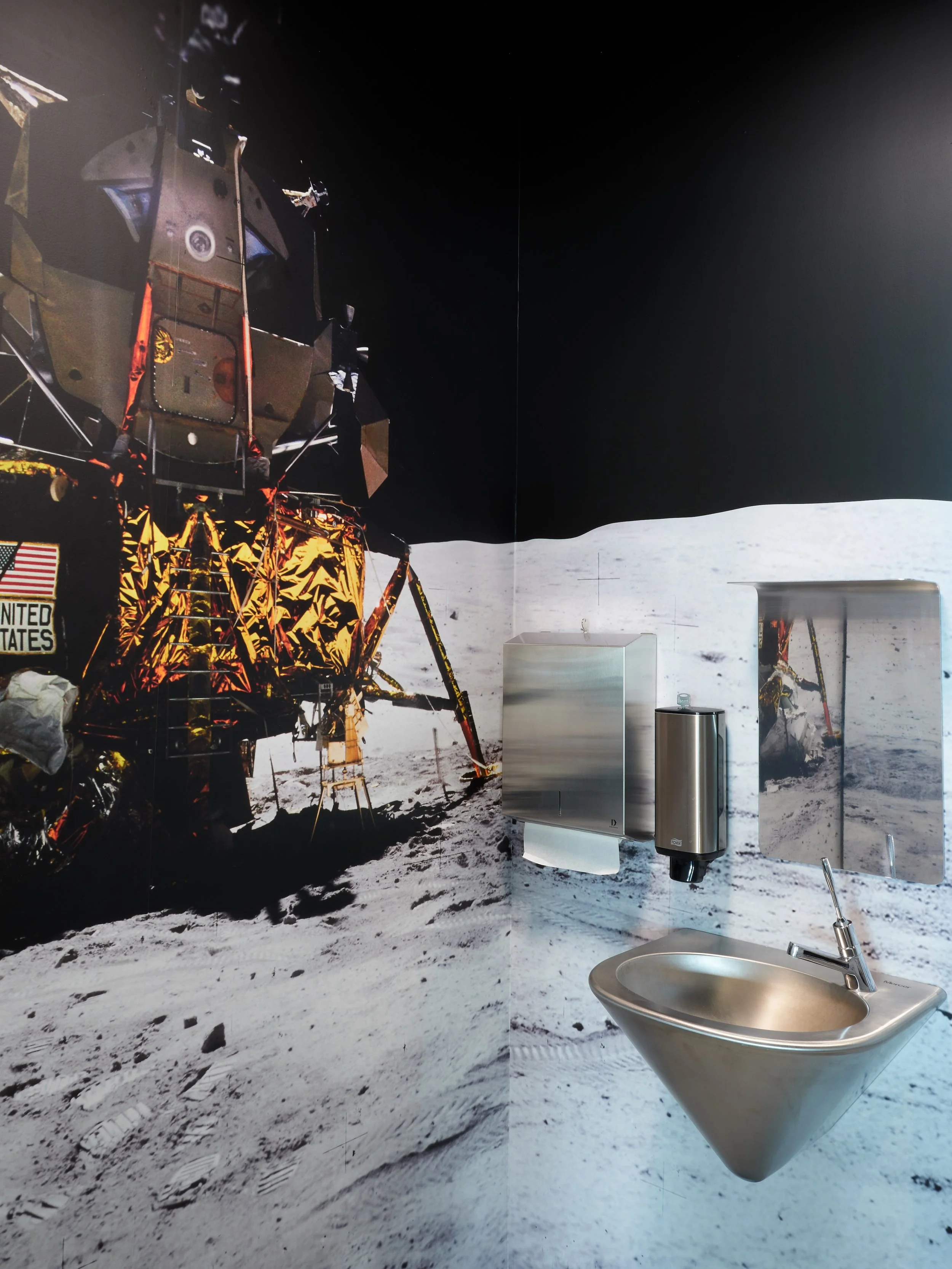 07_GymMaster_Moon WC_Sarah Rowlands.jpg