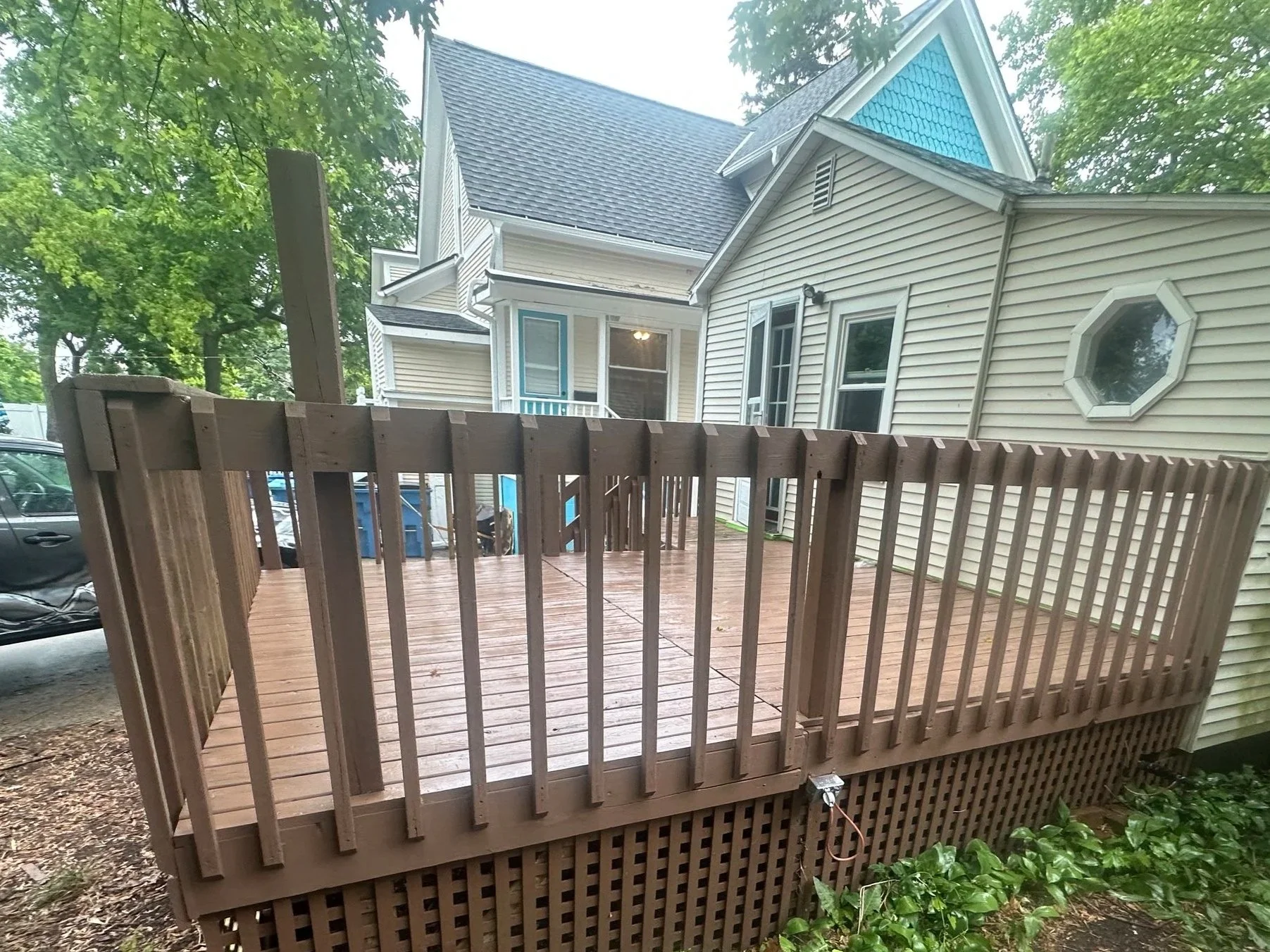 Simple. Strong. Stunning.
A perfect balance of function and form — this deck proves that clean design can make a powerful statement. Weather-resistant, low-maintenance, and built to complement the home’s natural charm, it’s the ideal setup for effort