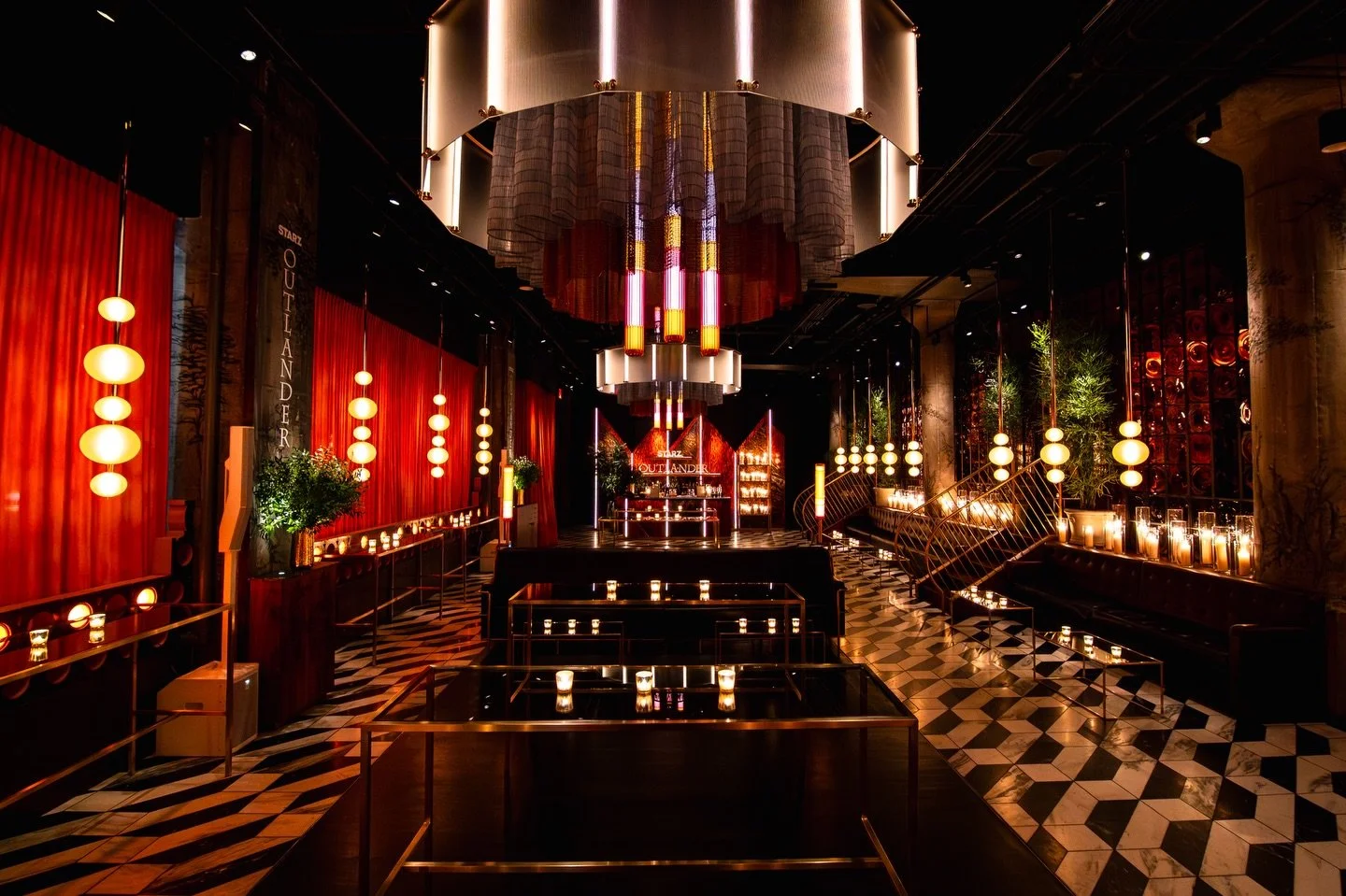 One last toast to the Frasers at the Outlander Season 8 After Party. 🥃👯&zwj;♂️💫

Outlander Season 8 Premiere | New York | 3.2.26