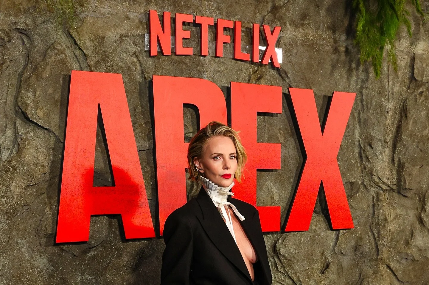 An adrenaline-fueled night for the premiere of Apex with Netflix. 🏹🌳💥

Apex Premiere | New York | 4.22.26