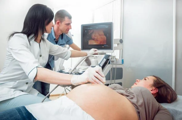 qualified sonographer