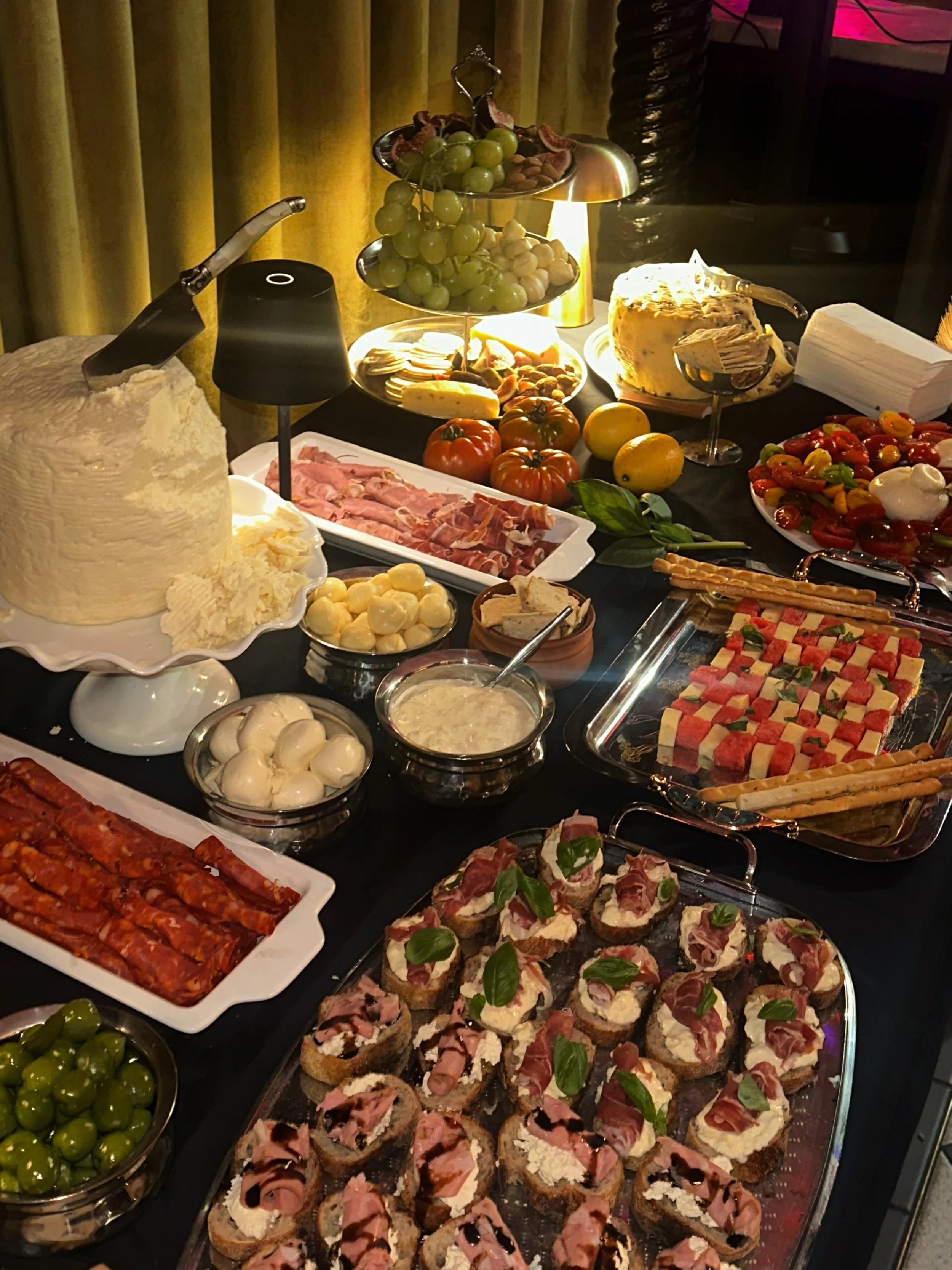 ⚠️LOOK AWAY IF HUNGRY⚠️ I fear we&rsquo;ve peaked bc &lsquo;twas a real spread of dreams last night getting to cook for the cook book launch of the incredible @frommylittlekitchen Grazie for trusting me to make all of your beautiful recipes Mel, what