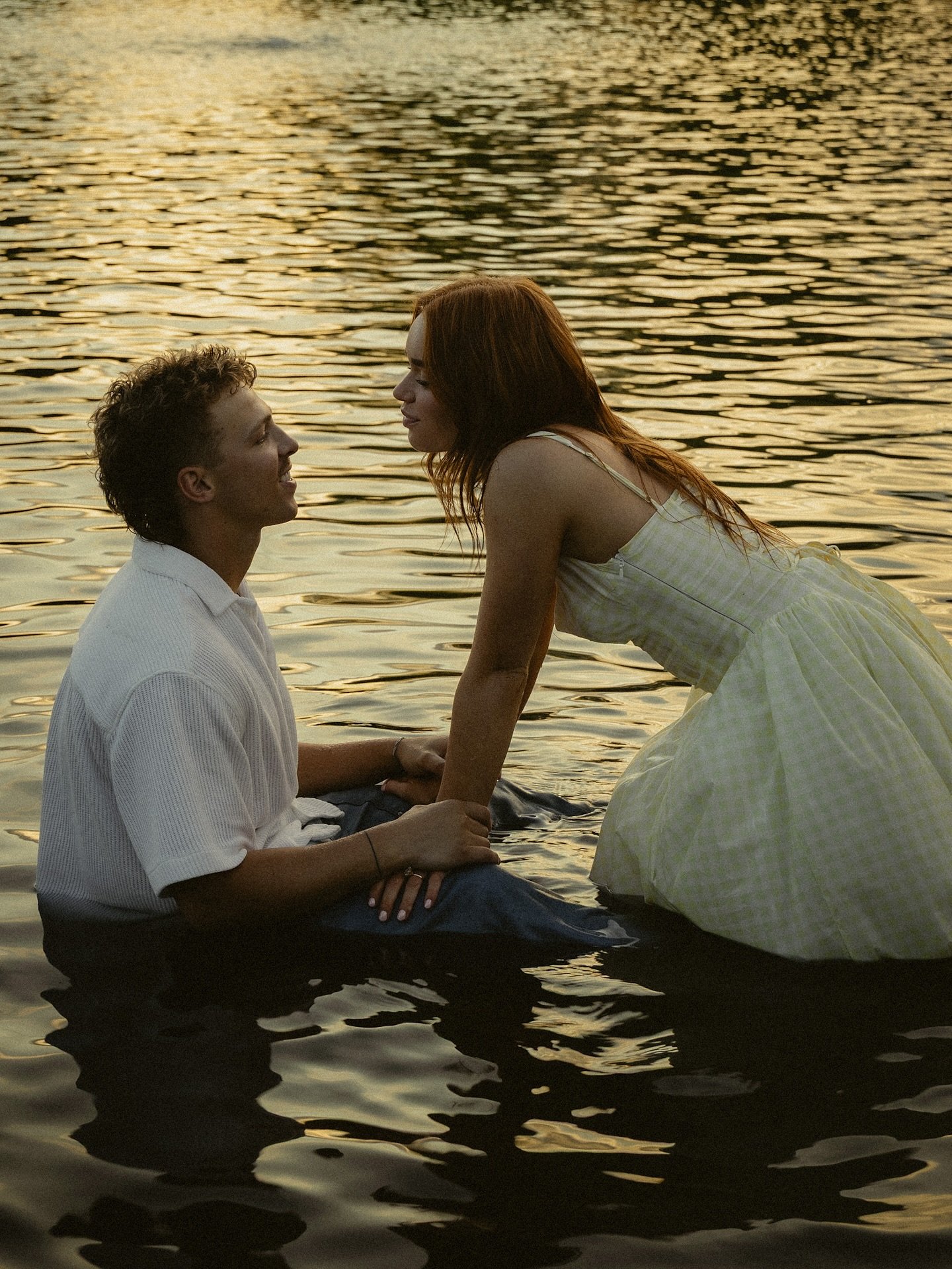 something about golden light + water 💛

#cinematicphotographer #utahcinematicphotographer #utahweddingphotographer #utahphotographer #utahcouplesphotographer