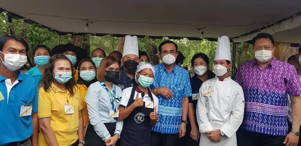 Thai Me Up Pang owner proudly selected for cooking demonstration for Prime Minister Prayut's visit to Krabi during the pandemic.