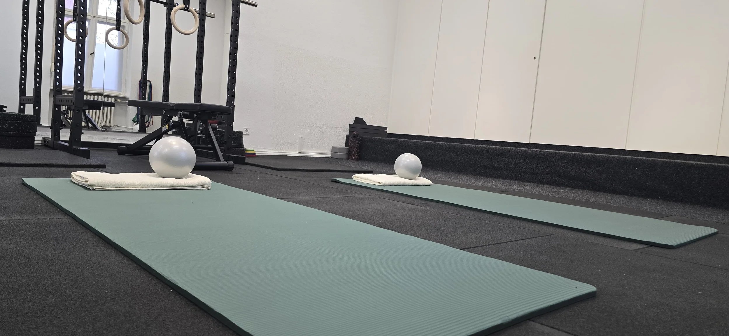 Professionelle physiotherapeutische Behandlung der Halswirbelsäule und Nackenmuskulatur in einer Privatpraxis in Berlin-Steglitz.